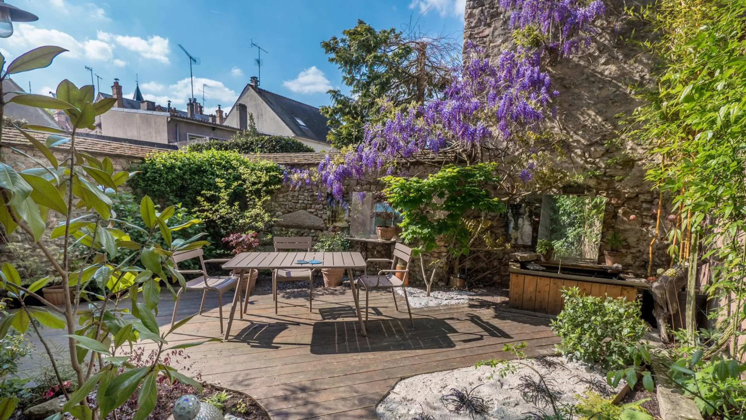 Garden in La Verriere du Baron Greau