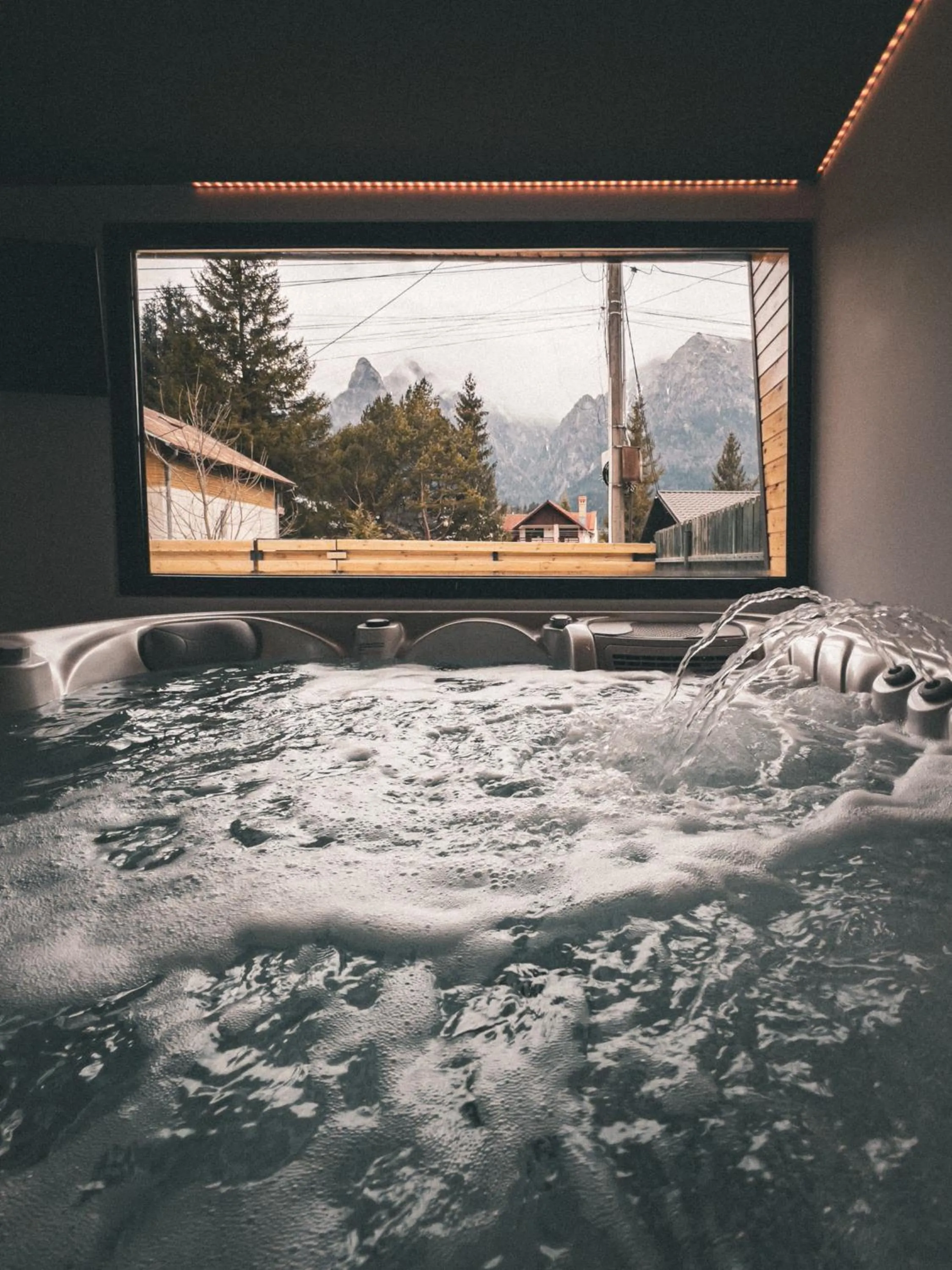 Hot Tub in Moon Montana Busteni