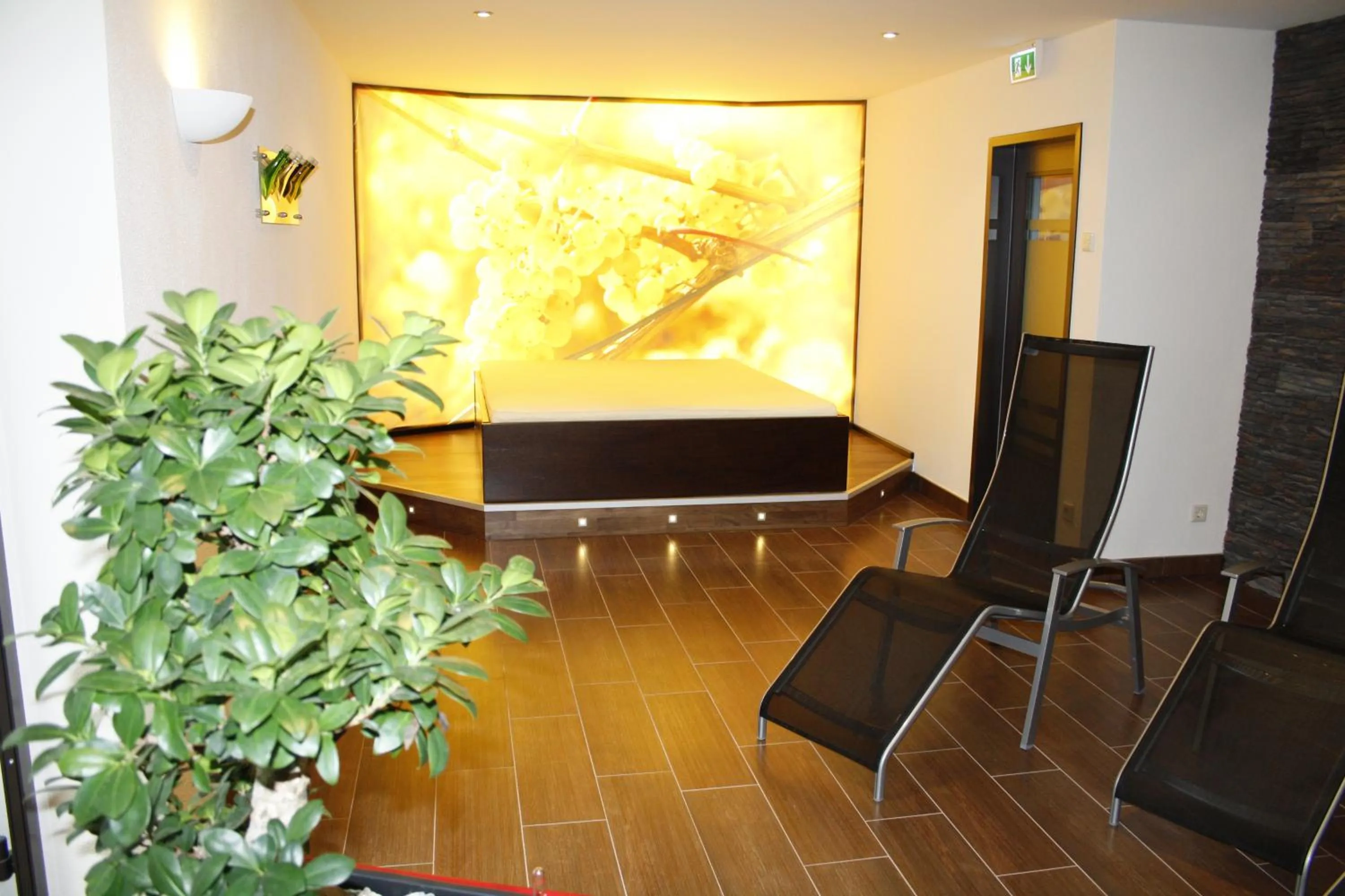 Spa and wellness centre/facilities in AKZENT Hotel Berg's Alte Bauernschänke- Wellness und Wein