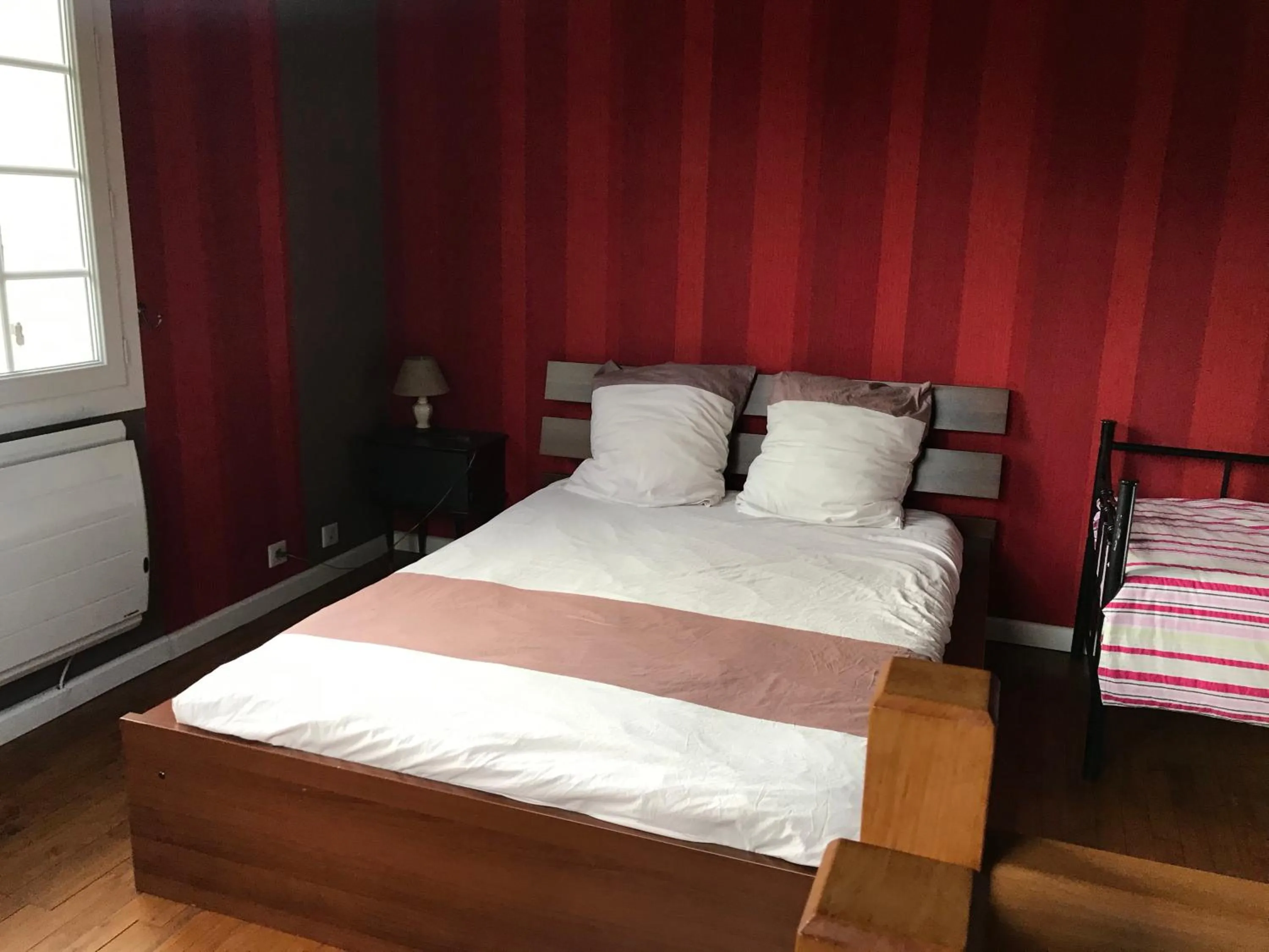 Bed in Moulin sous la Vergne