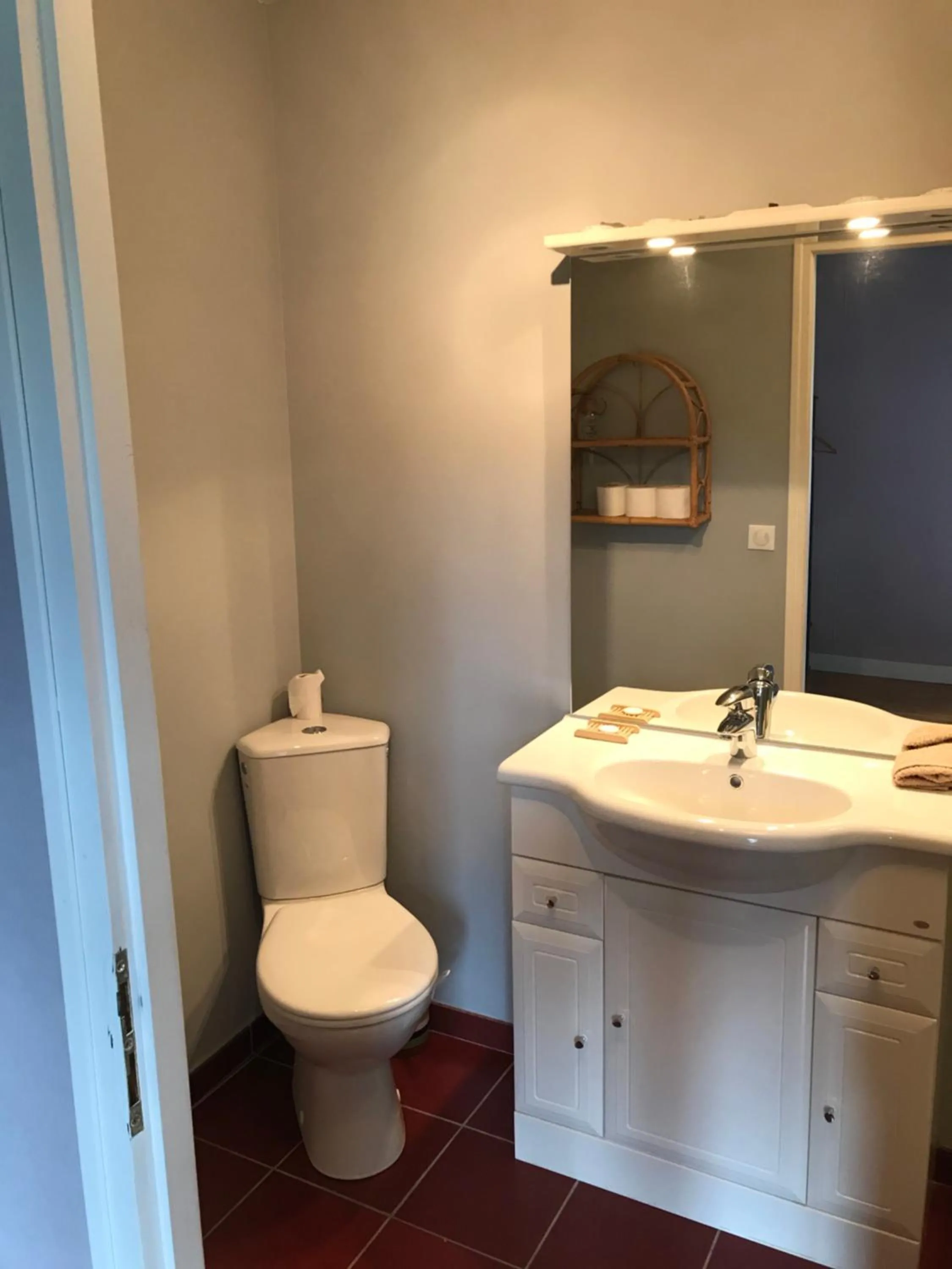 Bathroom in Moulin sous la Vergne
