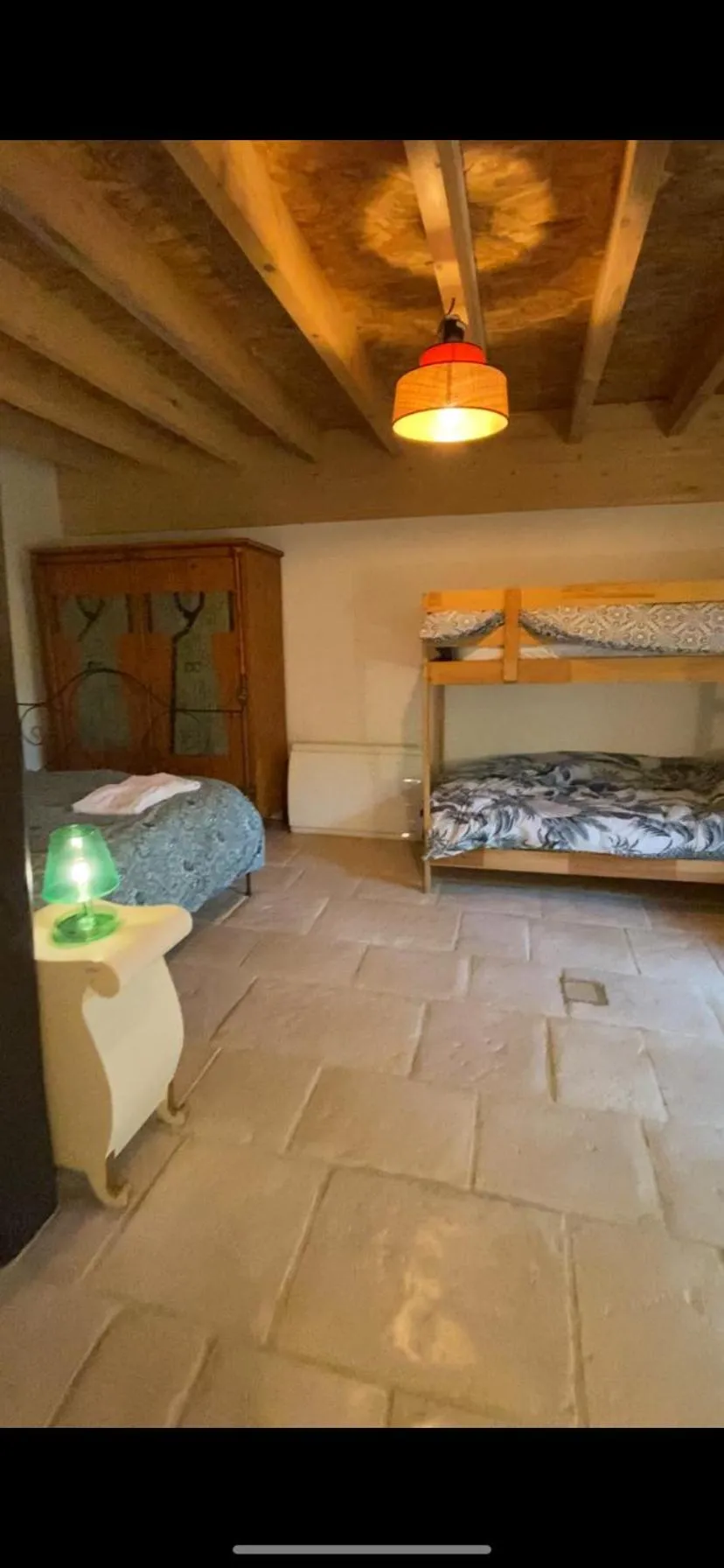 Bed in Moulin sous la Vergne