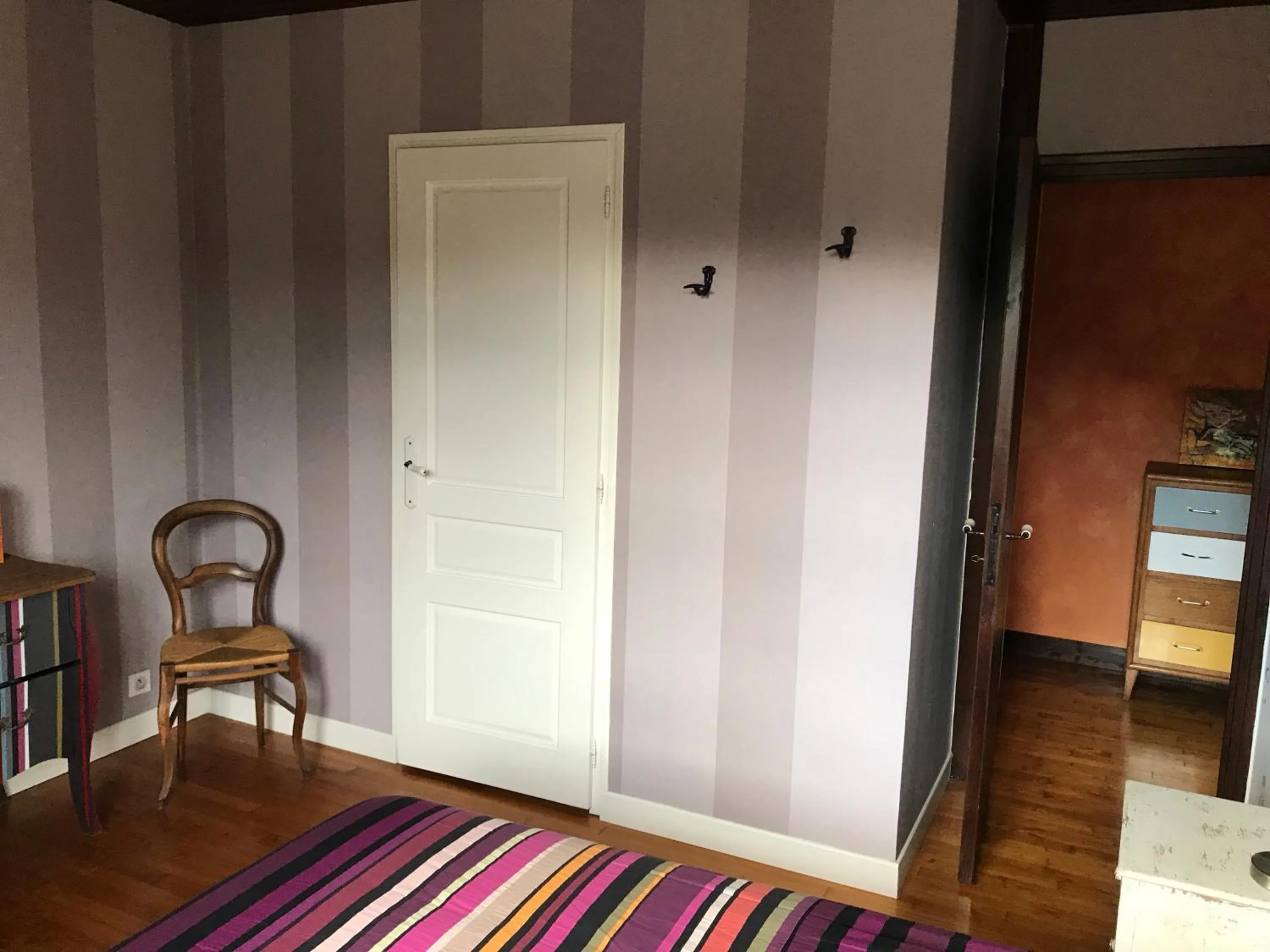 Bedroom, Bed in Moulin sous la Vergne
