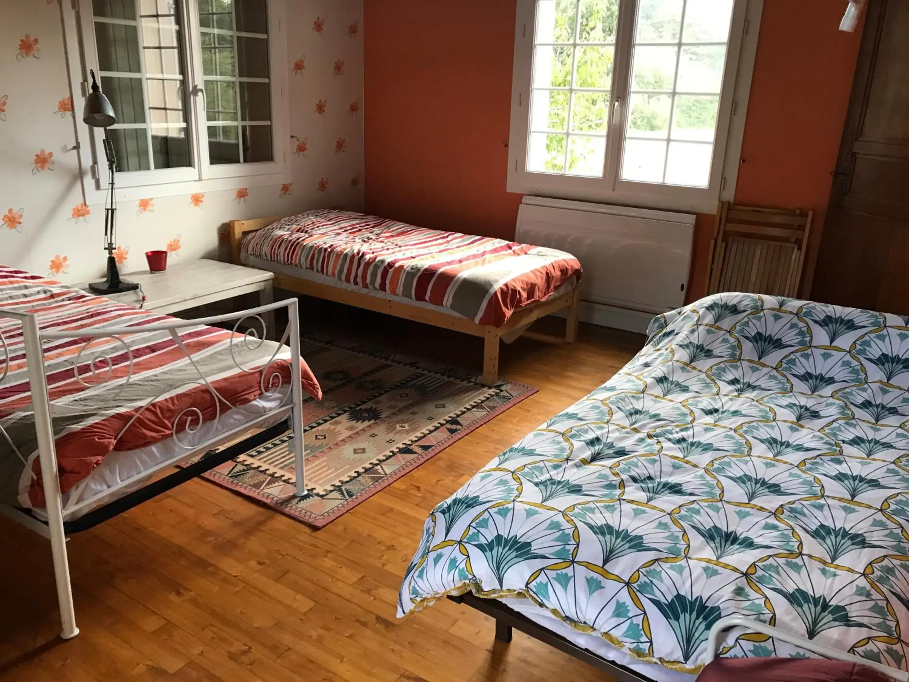 Family Room with Bathroom - single occupancy in Moulin sous la Vergne Family Room with Bathroom - single occupancy in Moulin sous la Vergne