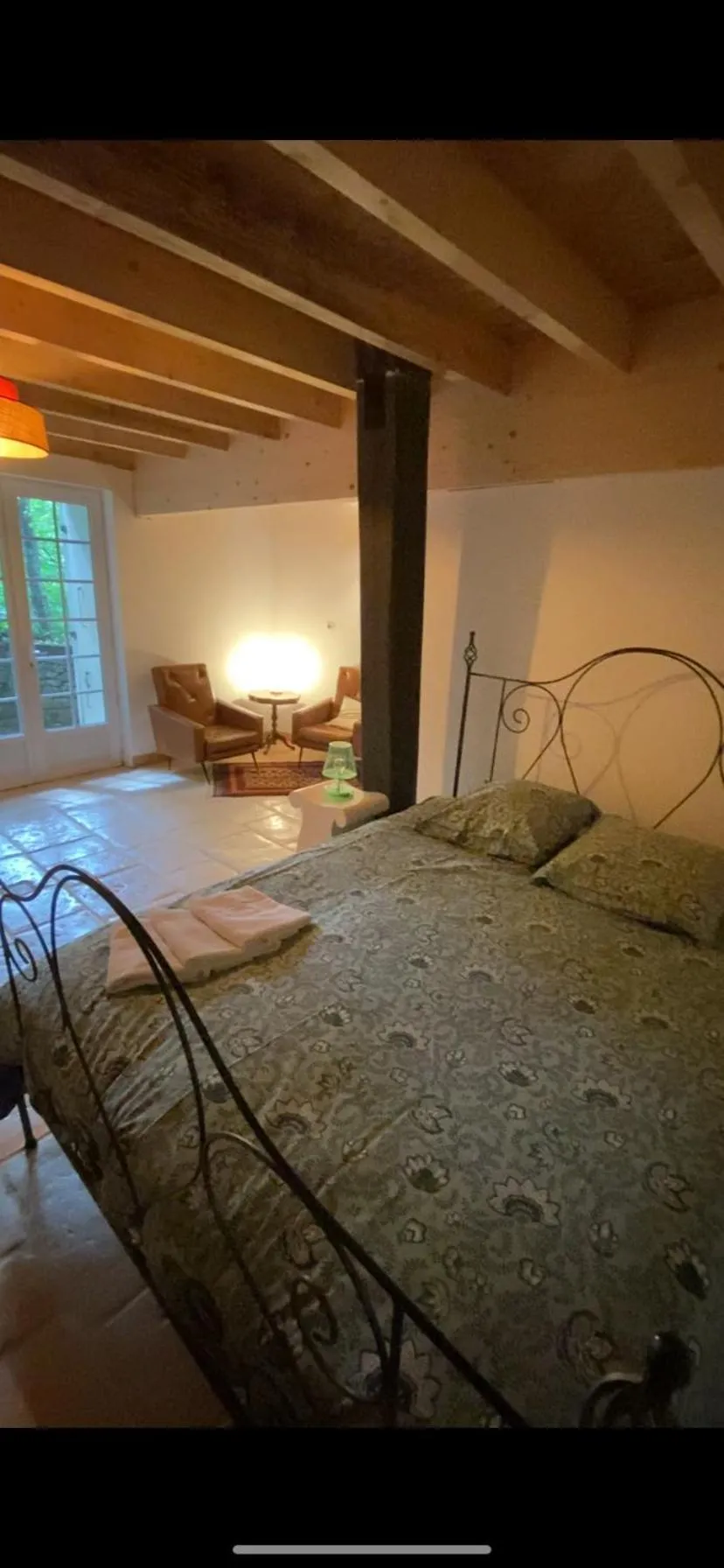 Bed in Moulin sous la Vergne