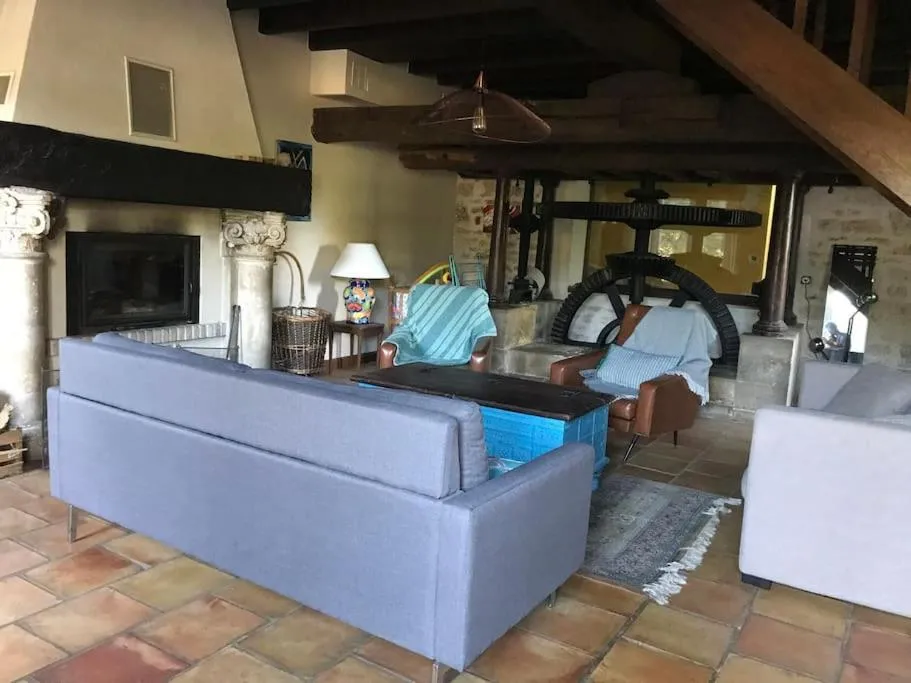 Living room in Moulin sous la Vergne