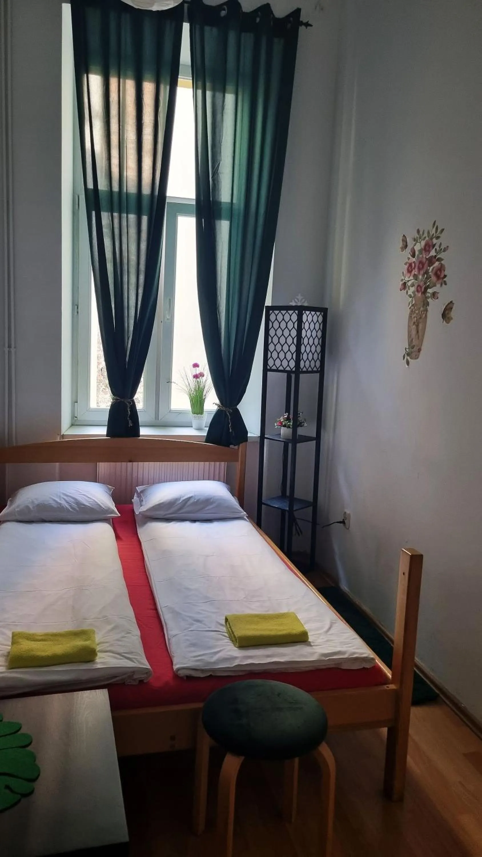 Bed in Green Cat Rooms