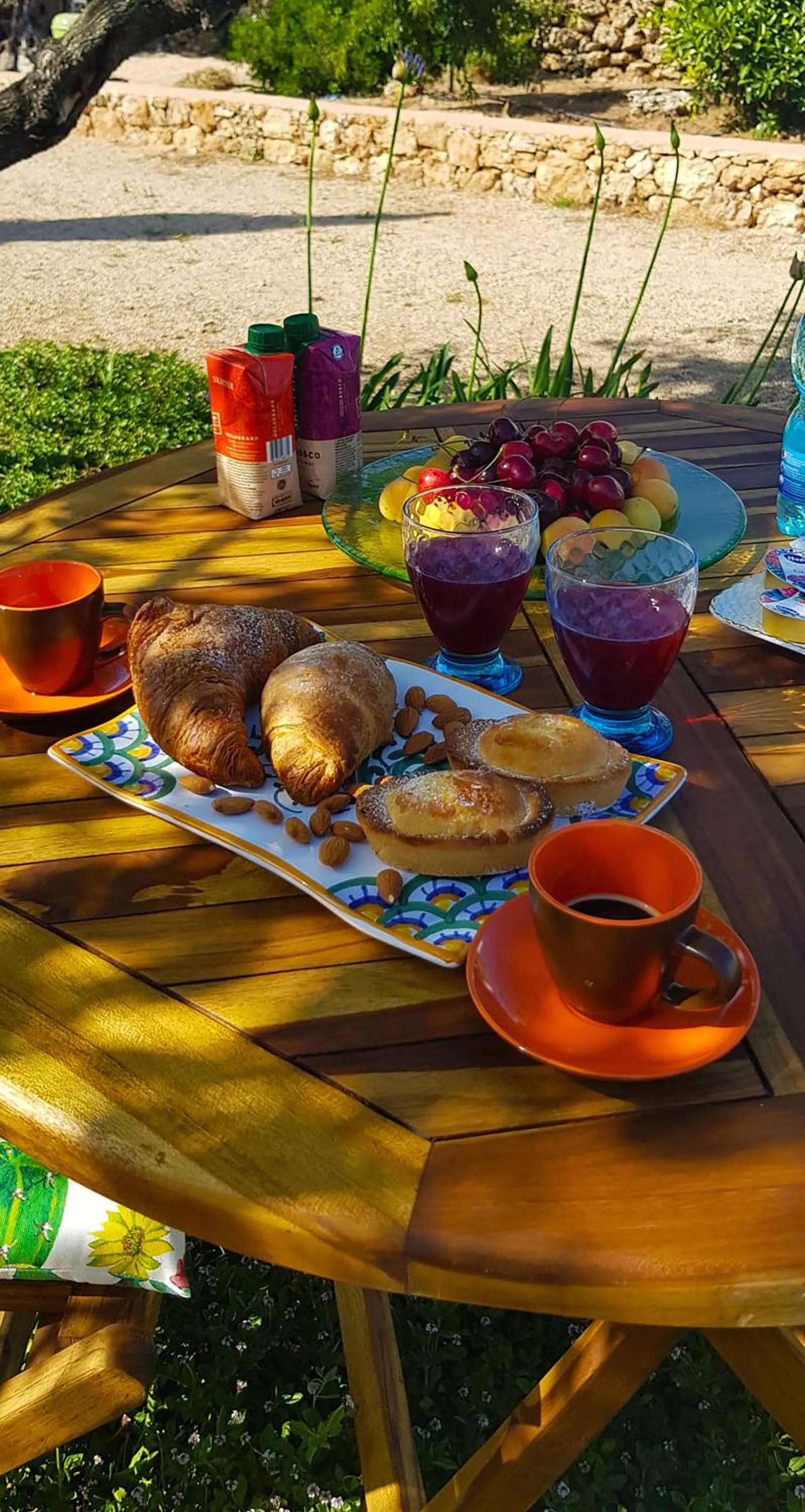 Italian breakfast in Tenuta La Milogna