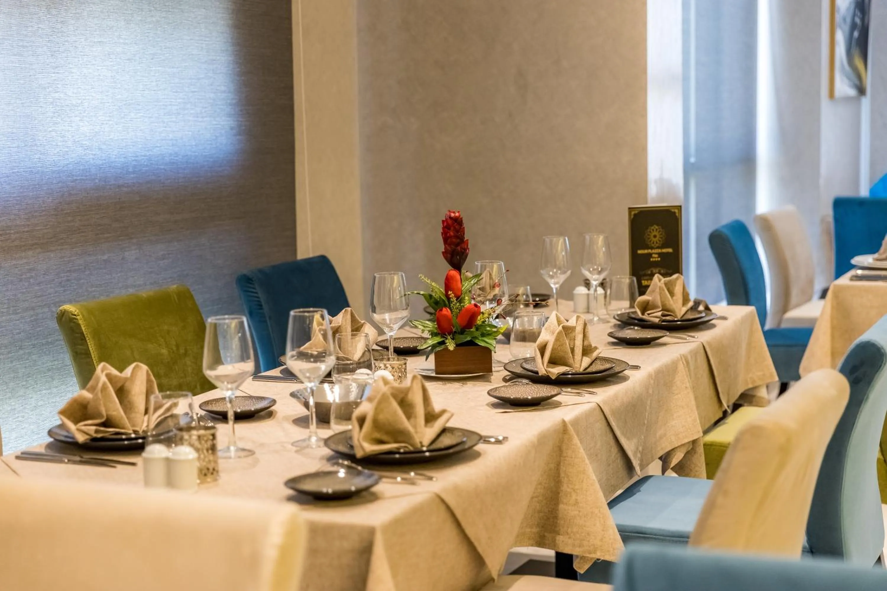 Restaurant/places to eat in Nour Plazza Hotel