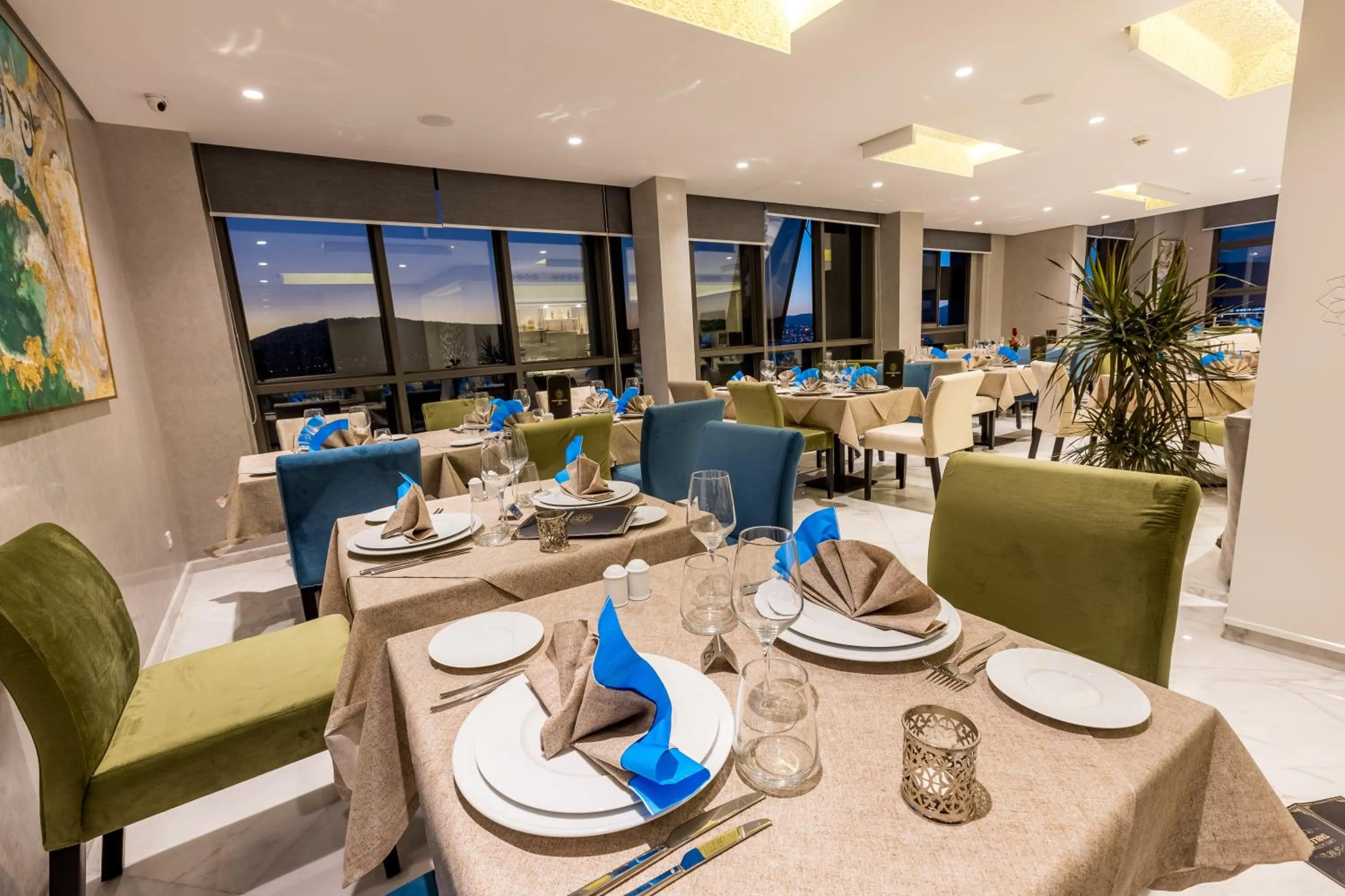 Restaurant/places to eat in Nour Plazza Hotel