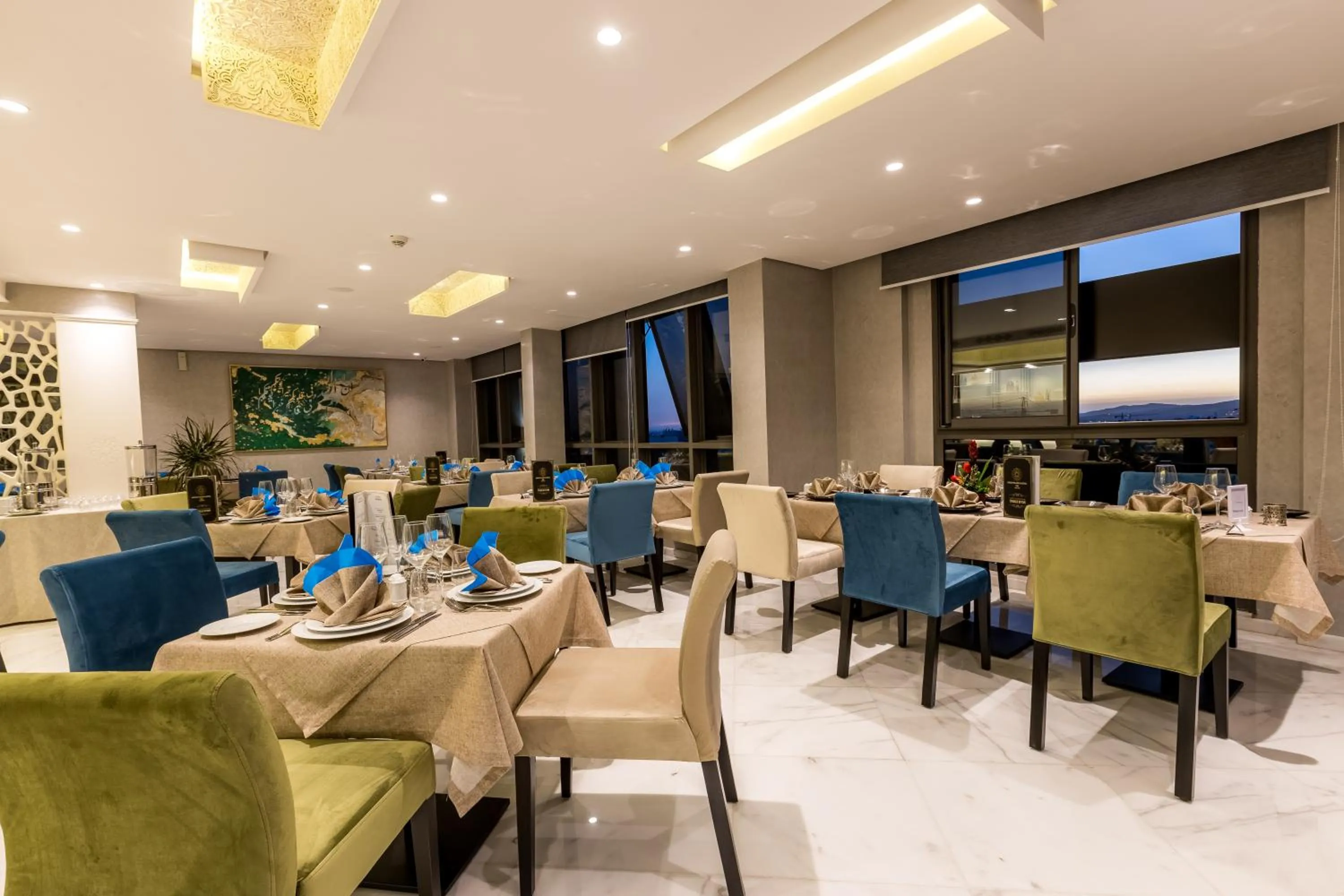 Restaurant/places to eat in Nour Plazza Hotel