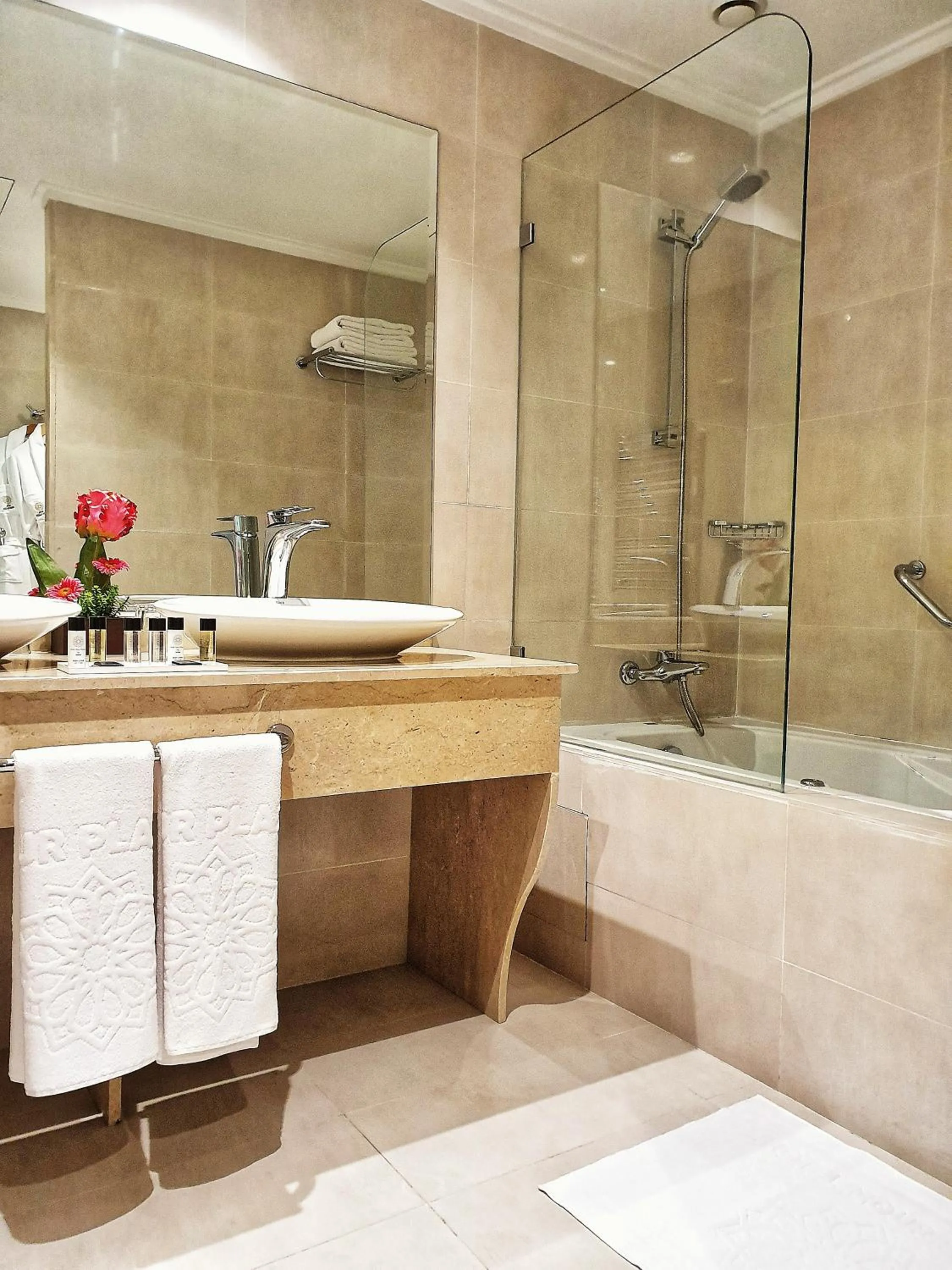 Bathroom in Nour Plazza Hotel