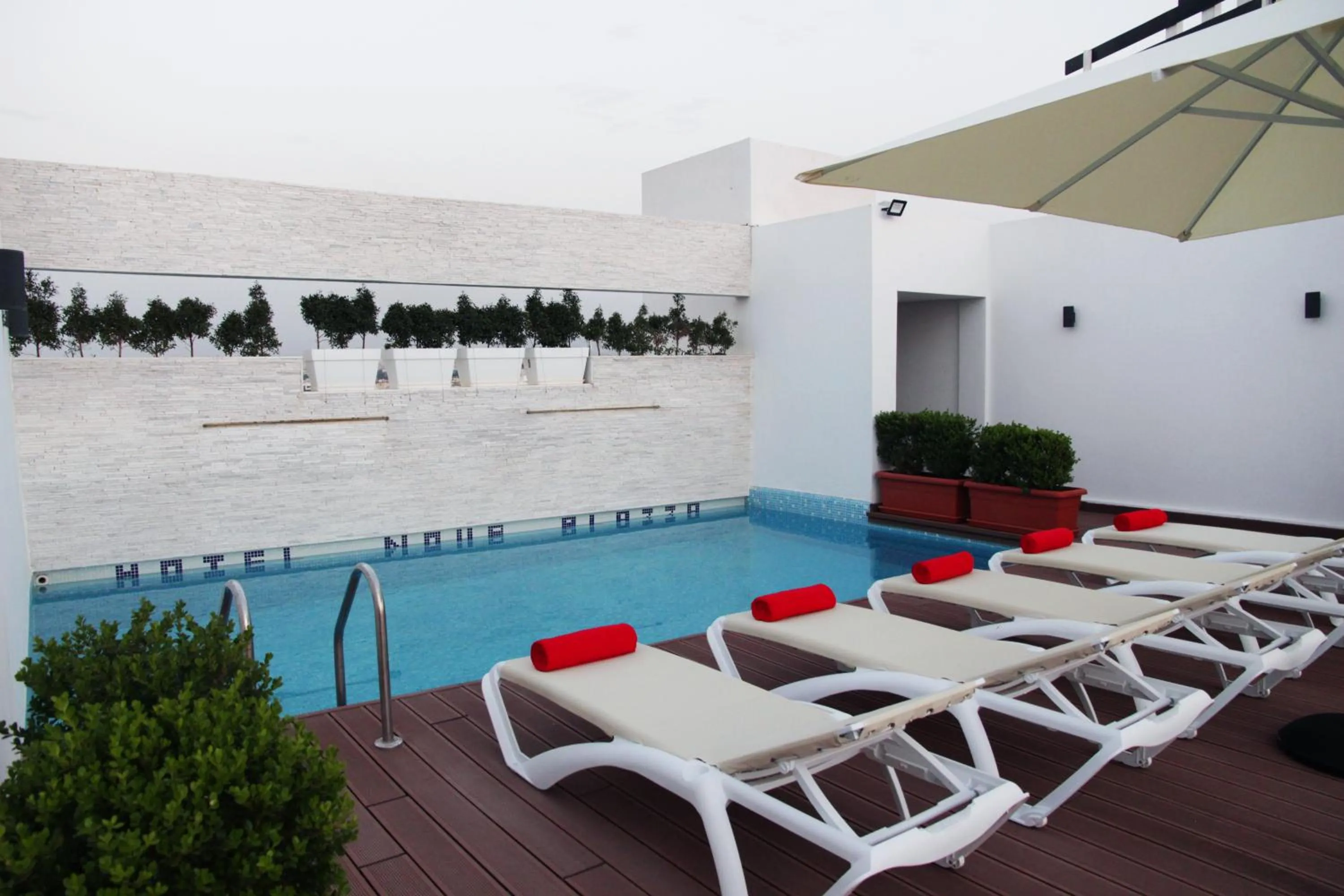 Swimming pool in Nour Plazza Hotel