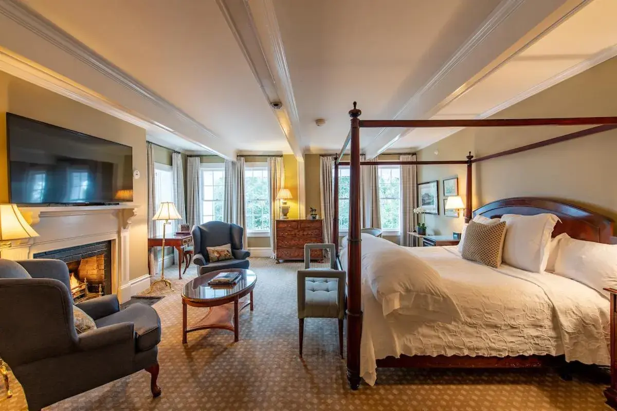 King Room with Spa Bath in The Willcox King Room with Spa Bath in The Willcox