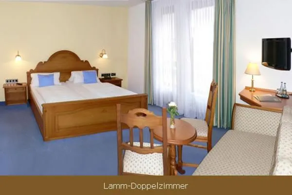 Day, Bed in Hotel Lamm
