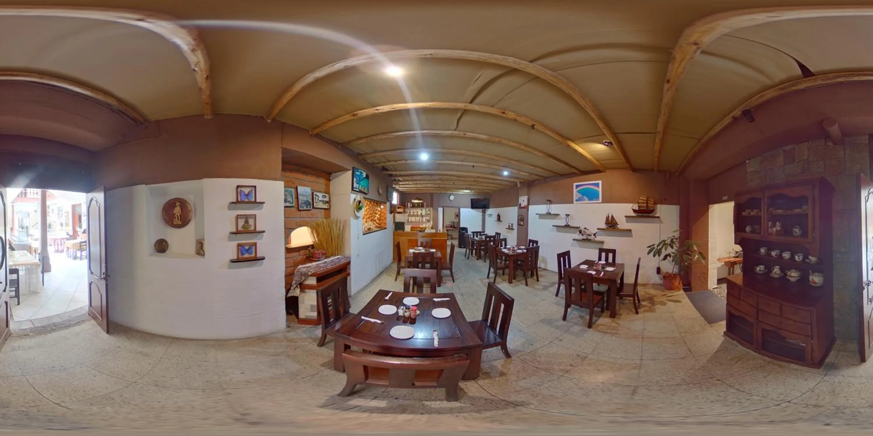 Property building in Hotel 4 Mundos