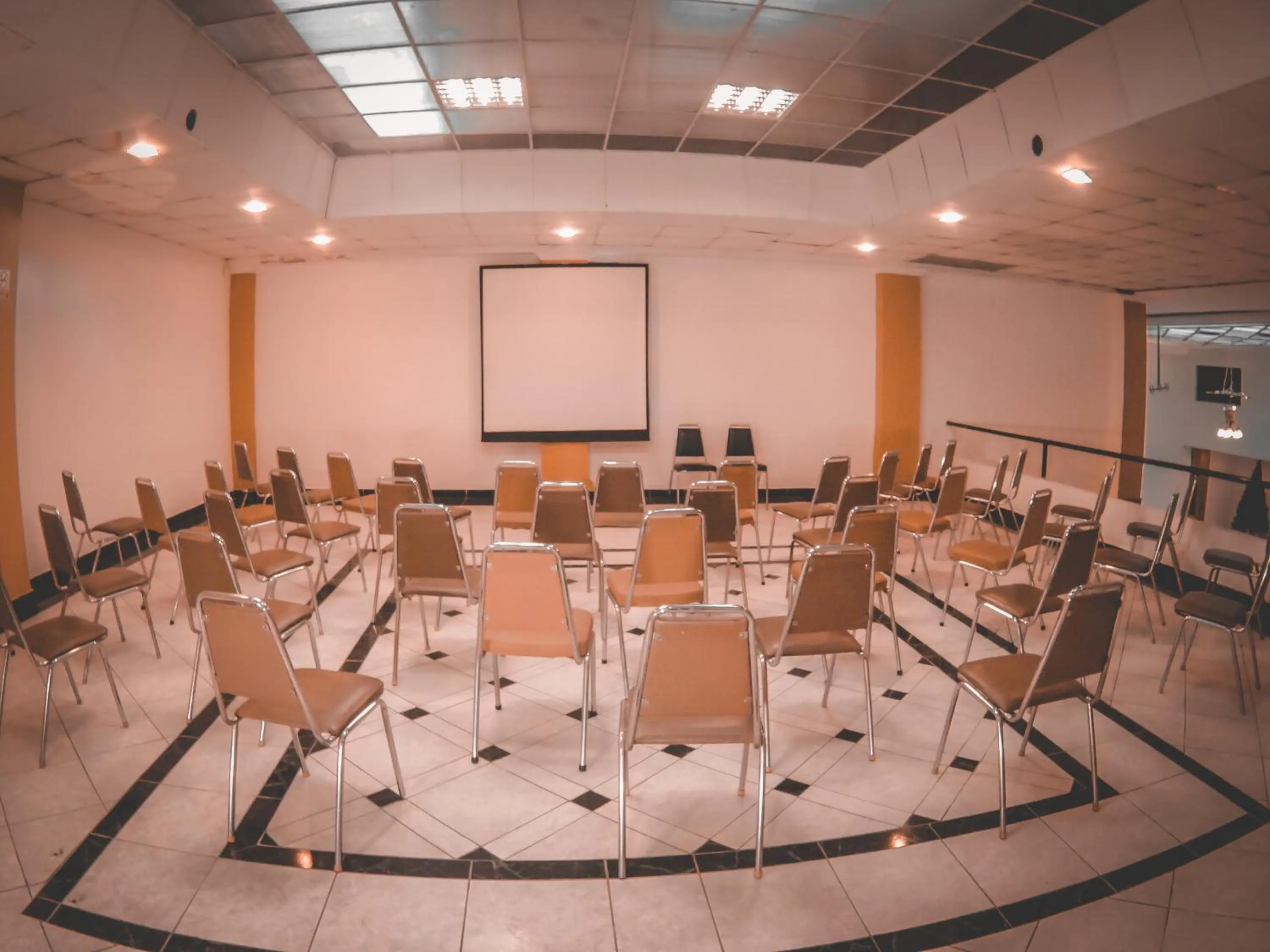 Business facilities in Hotel 4 Mundos