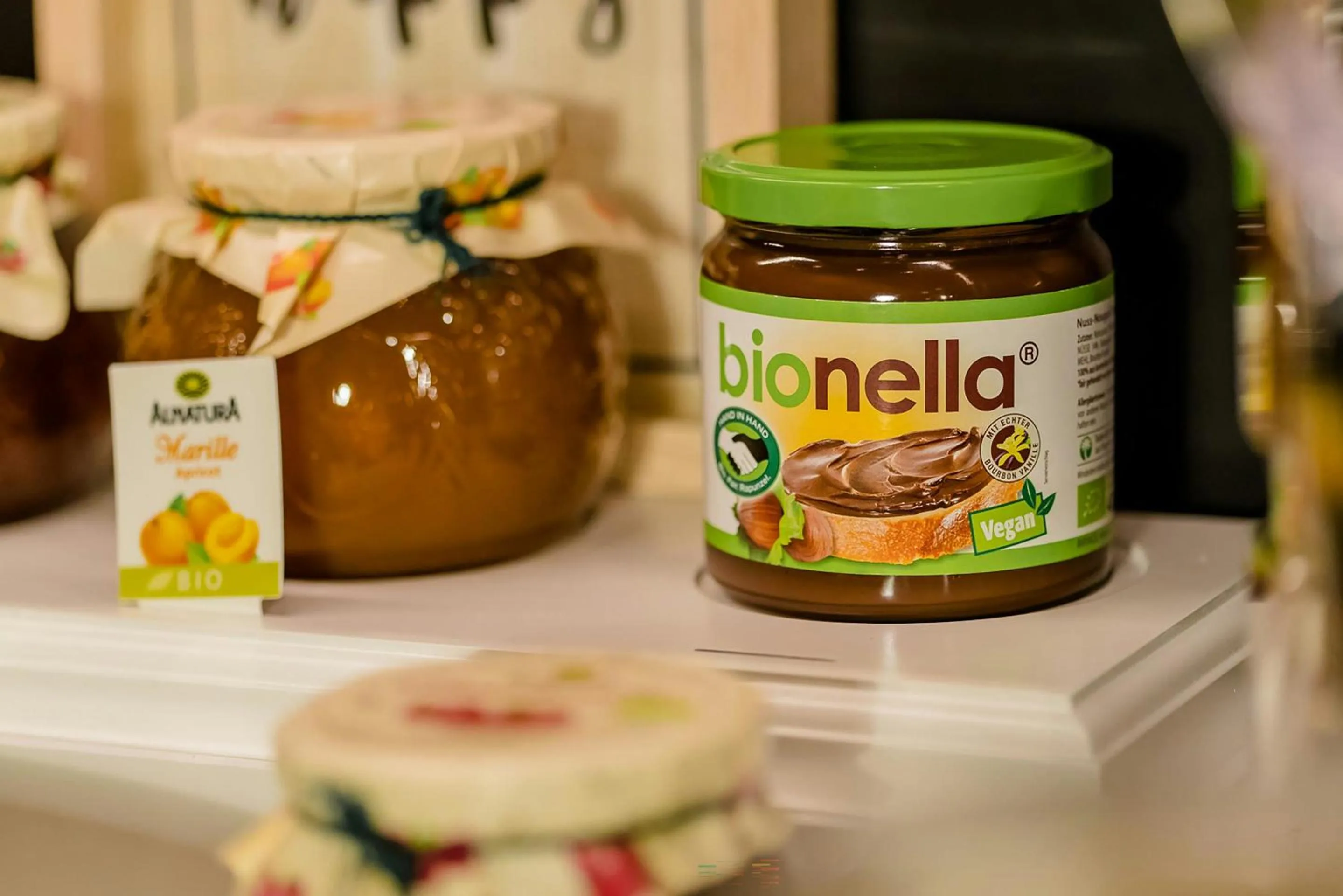 Buffet breakfast in Motel One Frankfurt Airport