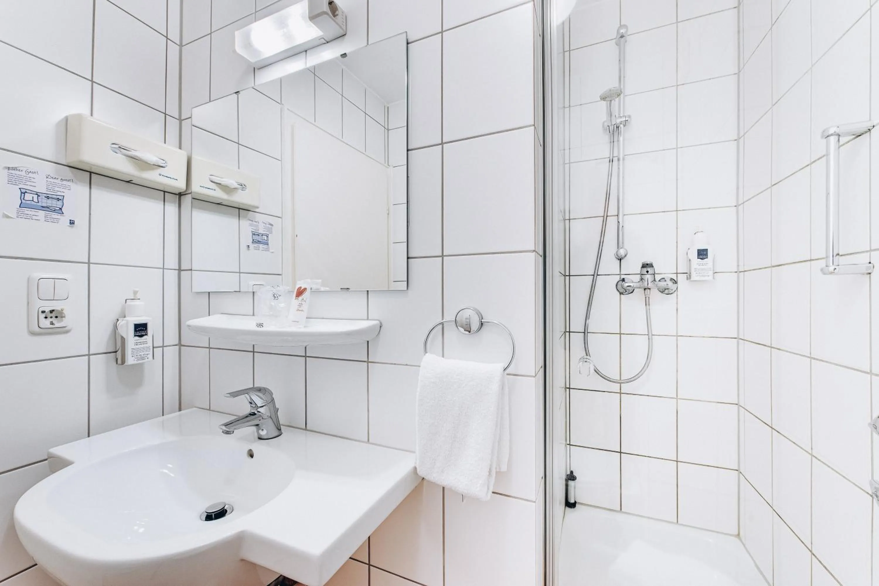 Shower in Hotel Isartor