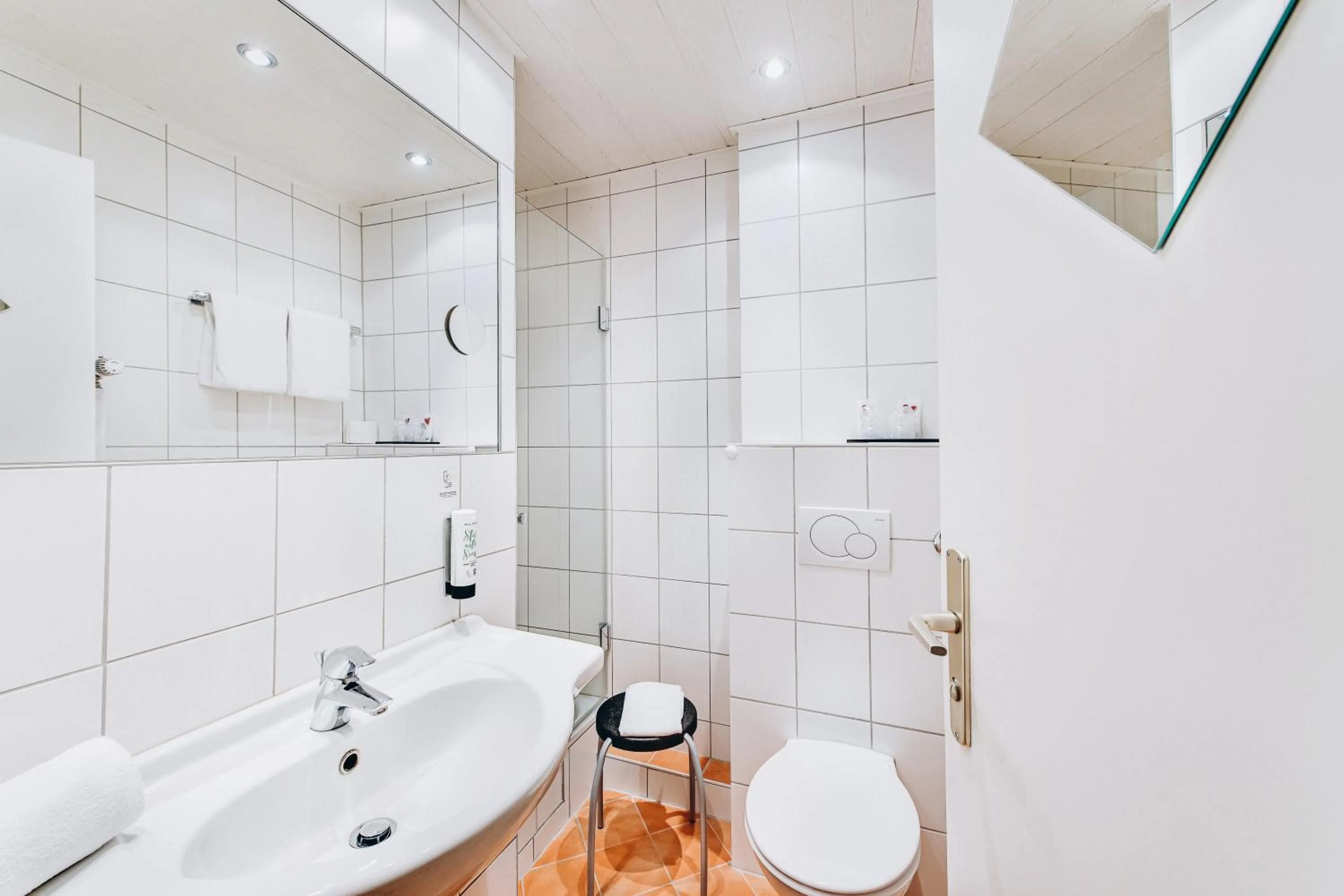 Shower in Hotel Isartor