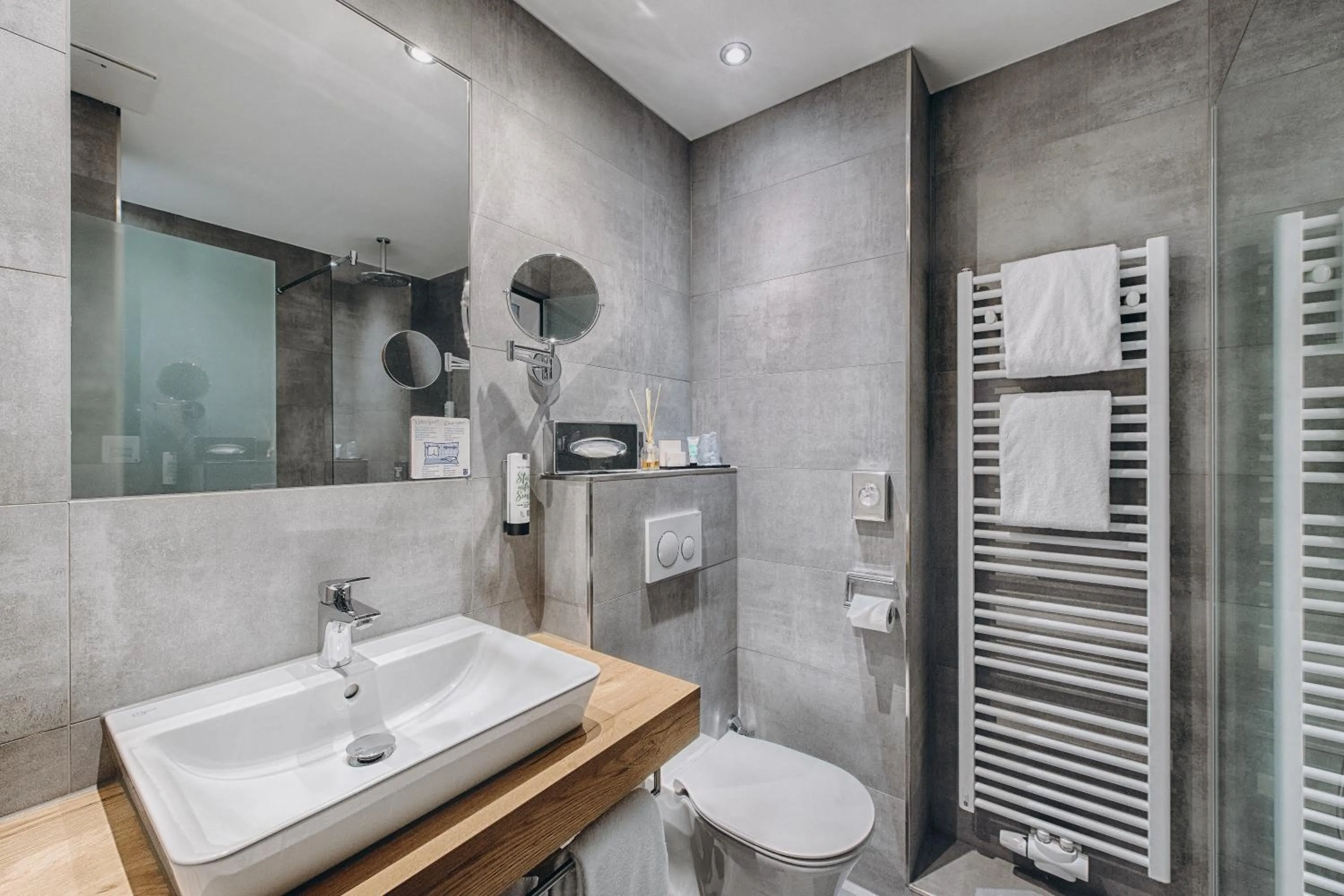 Toilet in Hotel Isartor