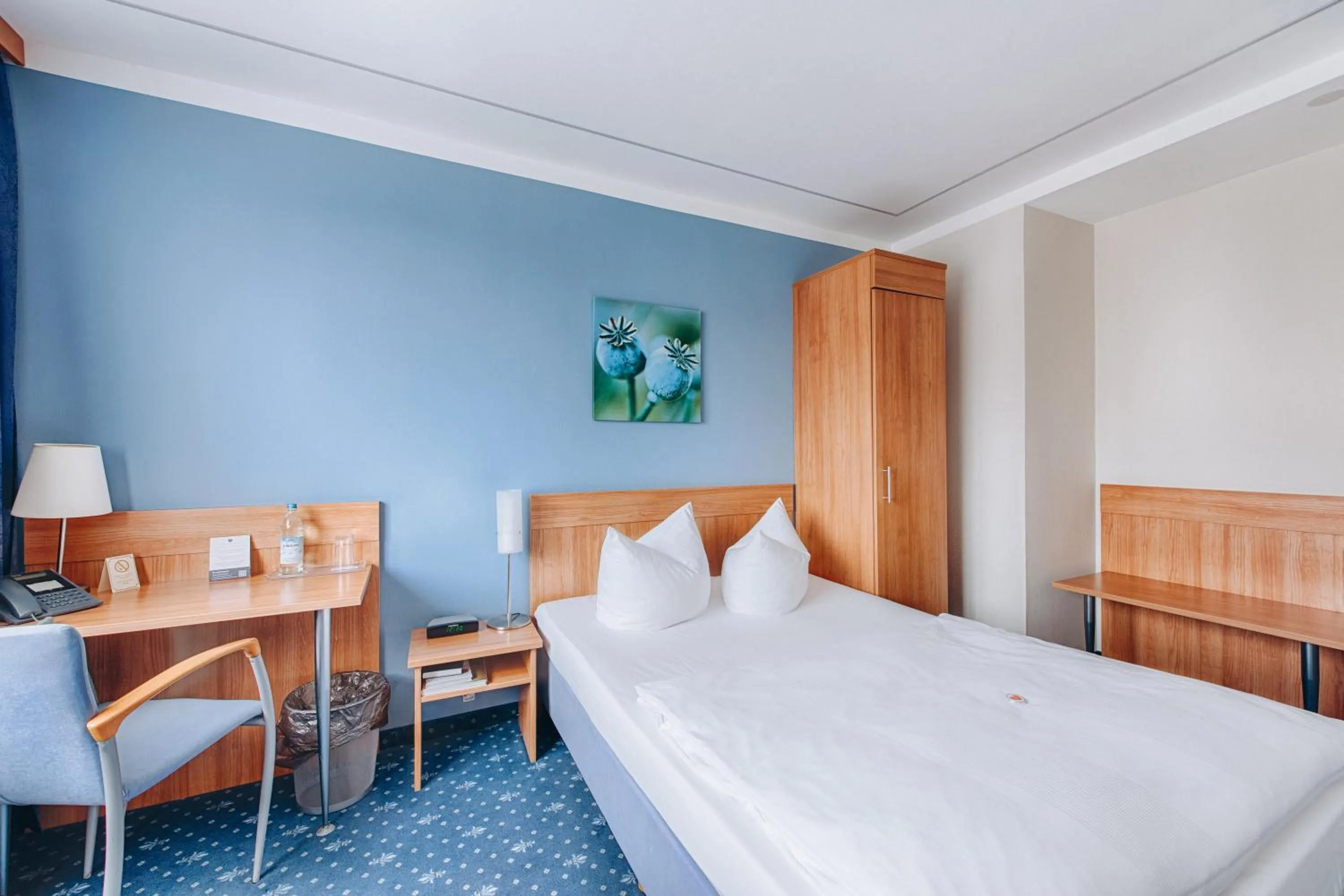 Photo of the whole room, Bed in Hotel Isartor