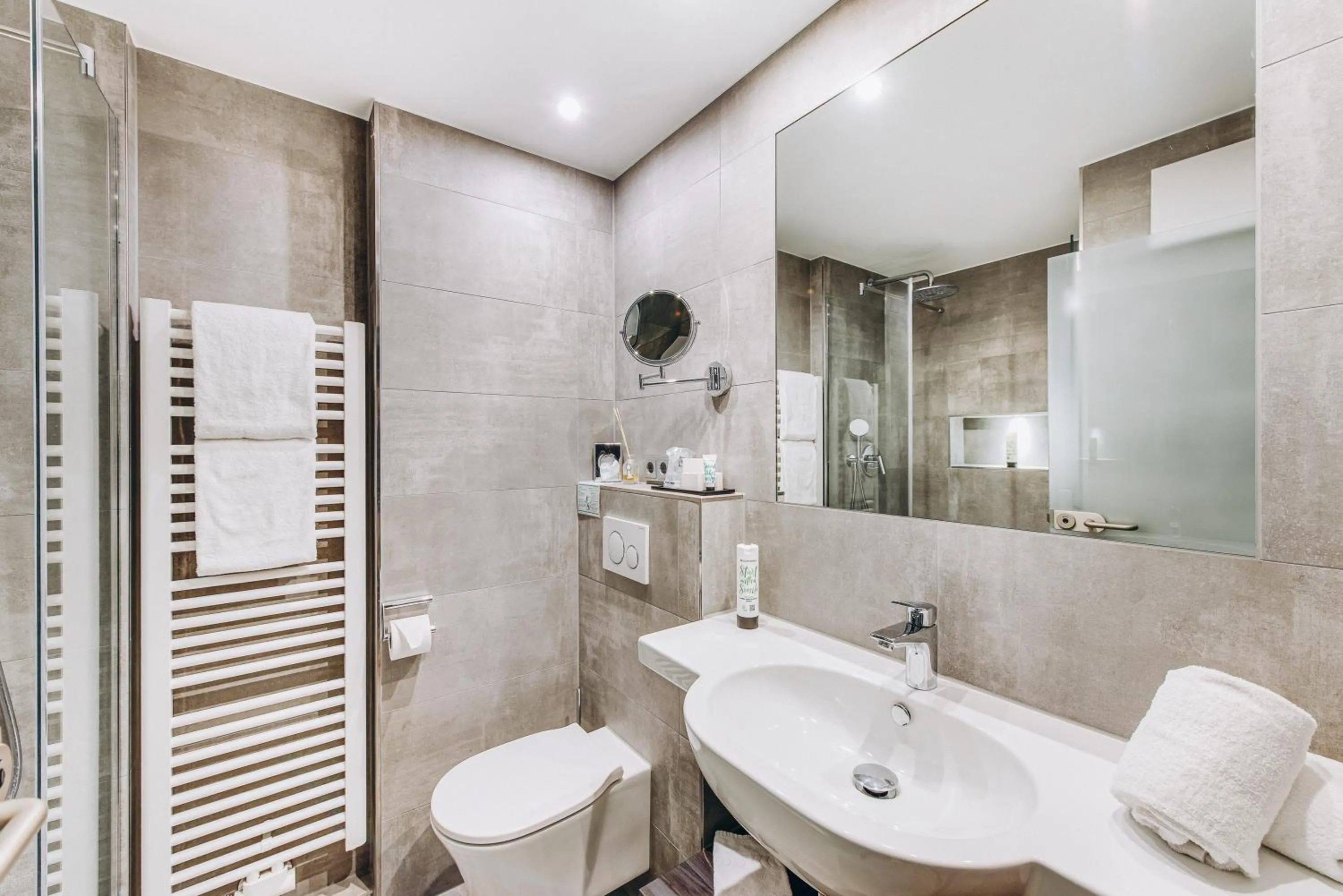 Shower in Hotel Isartor