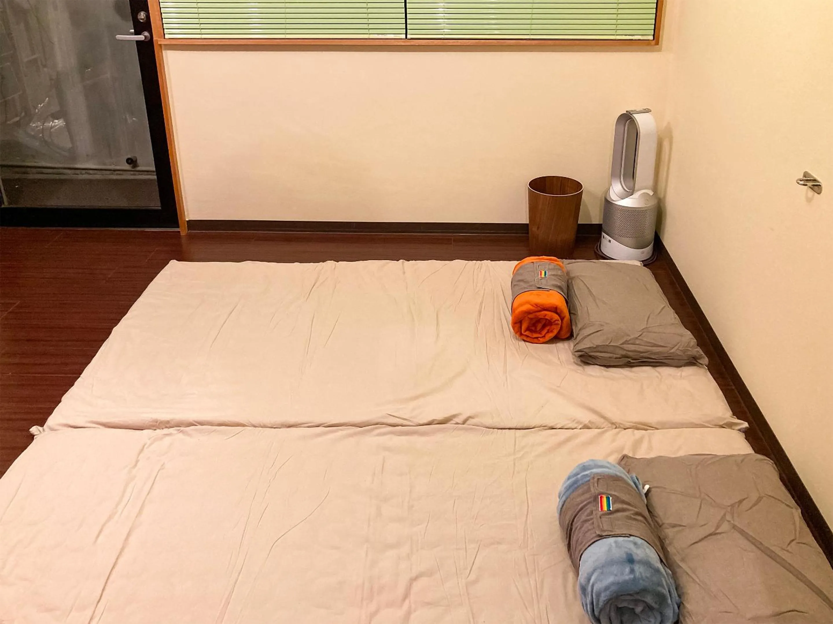 Photo of the whole room, Bed in 天弓イン