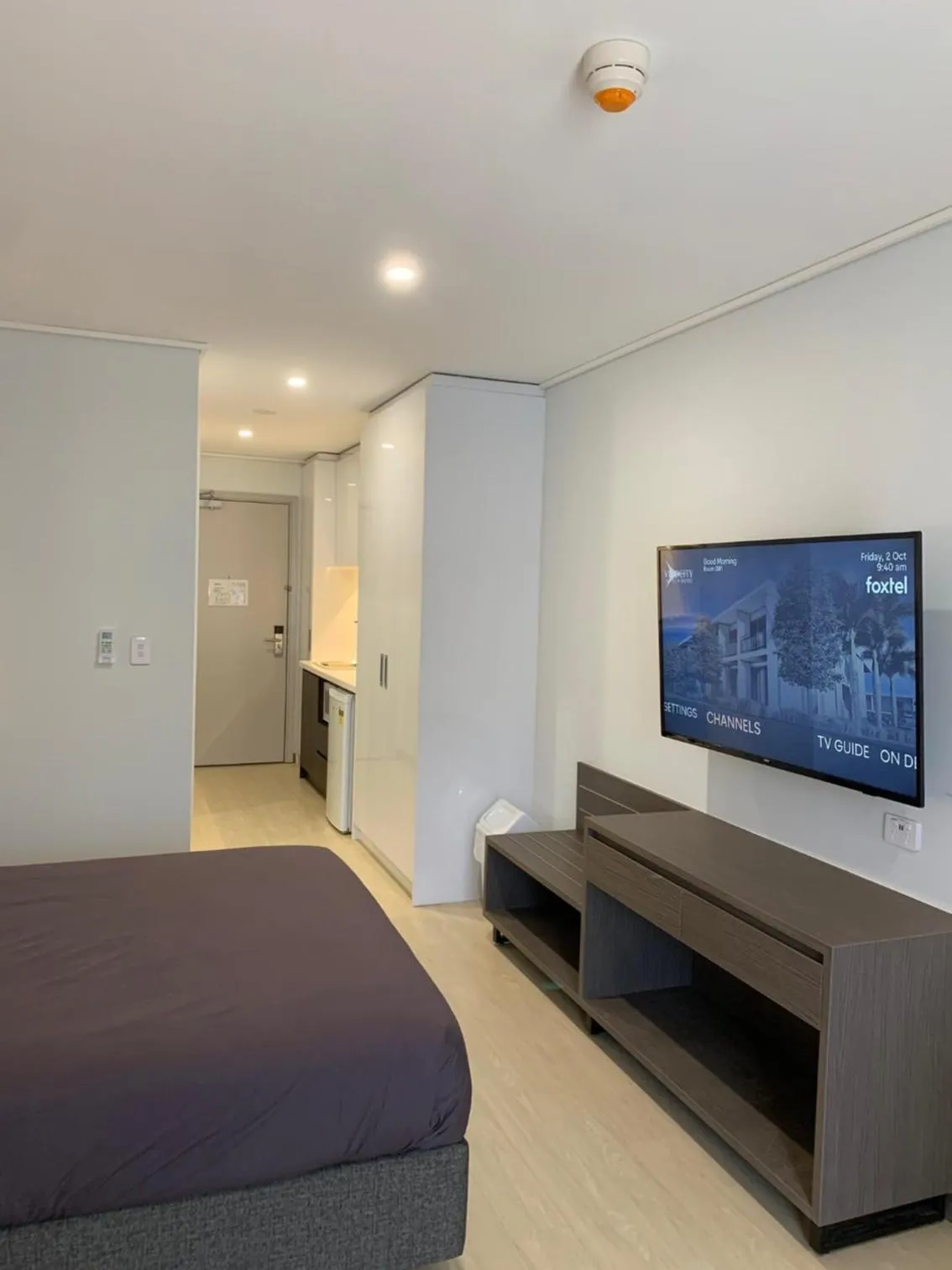 Communal lounge/ TV room in Velocity Motel & Bistro-WA