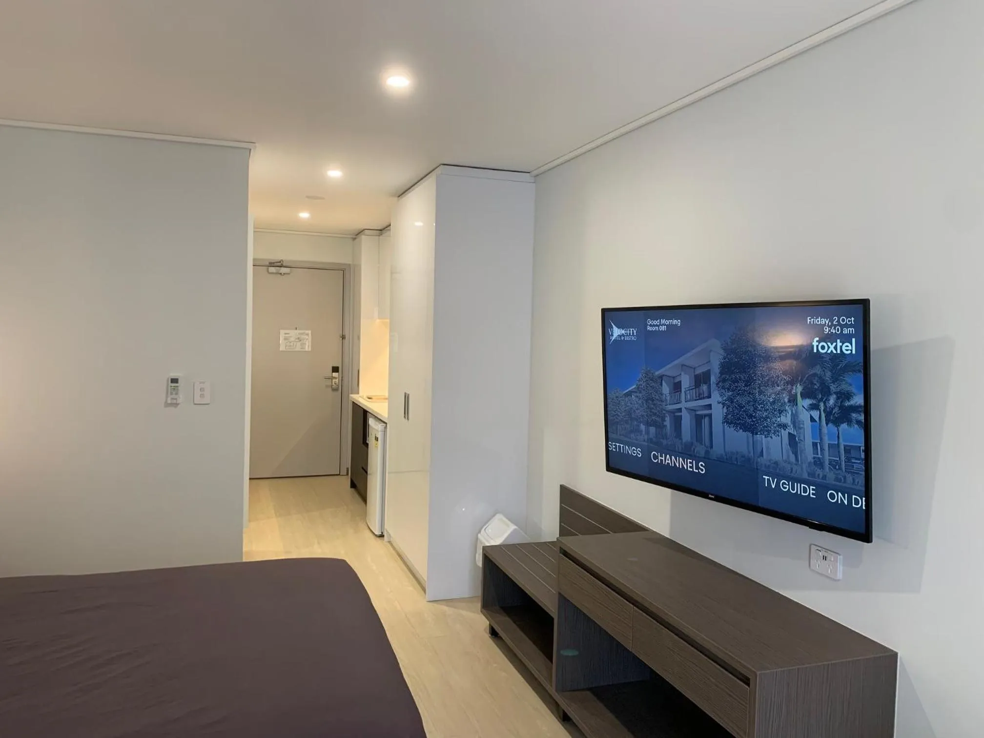 Communal lounge/ TV room in Velocity Motel & Bistro-WA