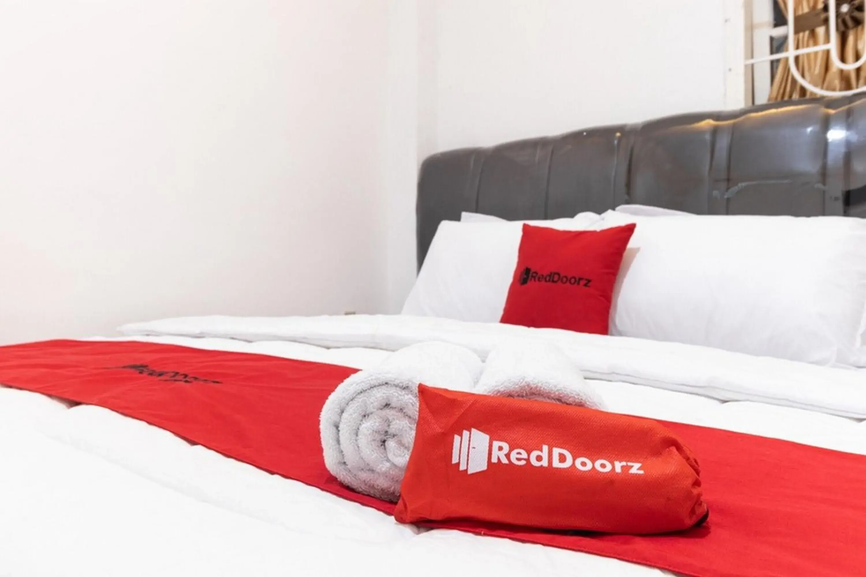 Bed in Reddoorz @ Medan Johor Bed in Reddoorz @ Medan Johor