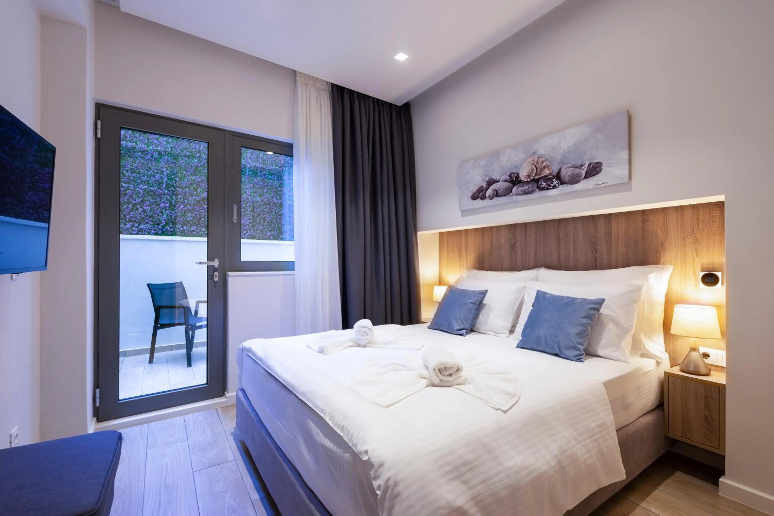 Patio, Bed in Hestia - Romvis 9