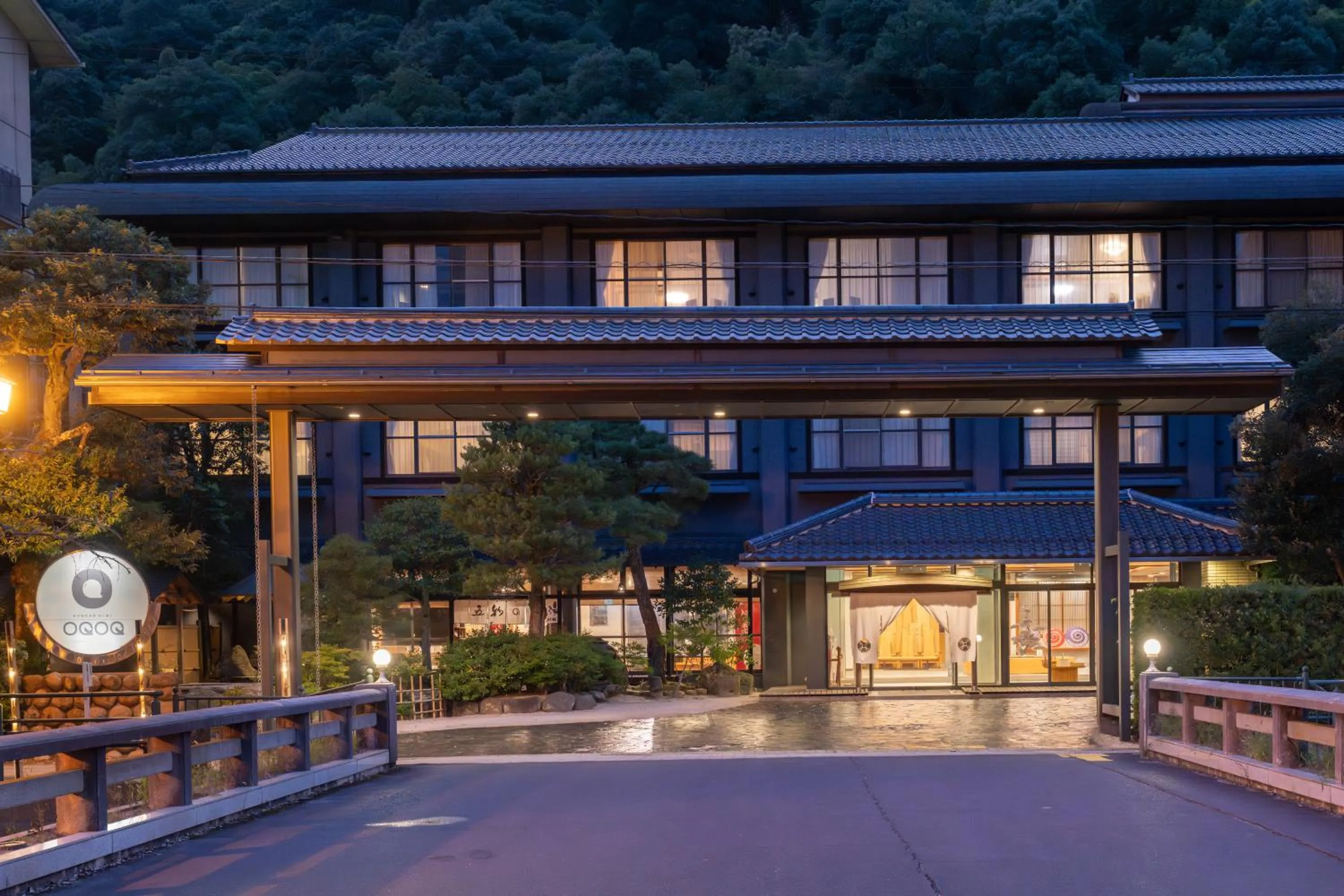 Facade/entrance in RYOKAN OQOQ-Tamai Bekkan