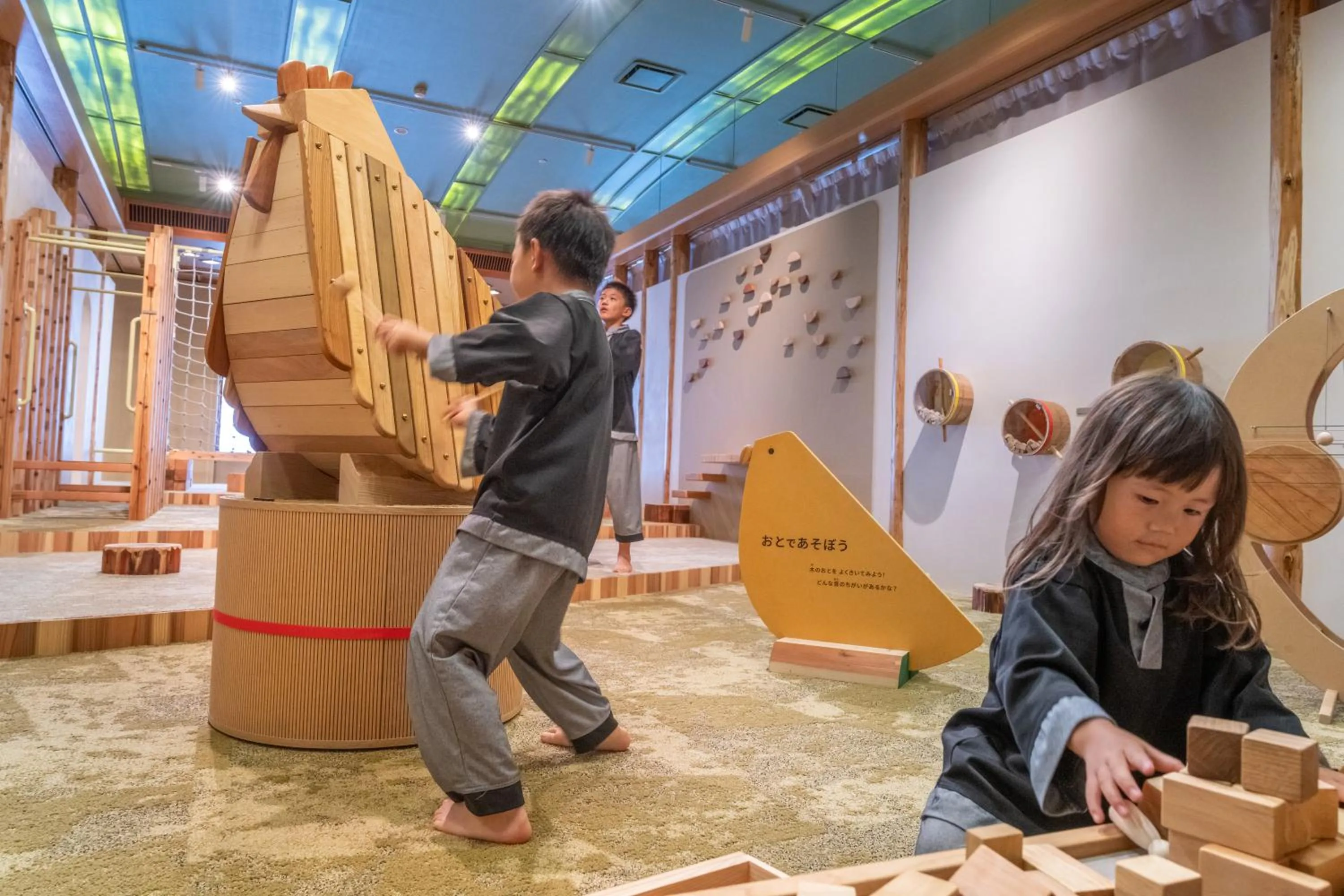 children in RYOKAN OQOQ-Tamai Bekkan