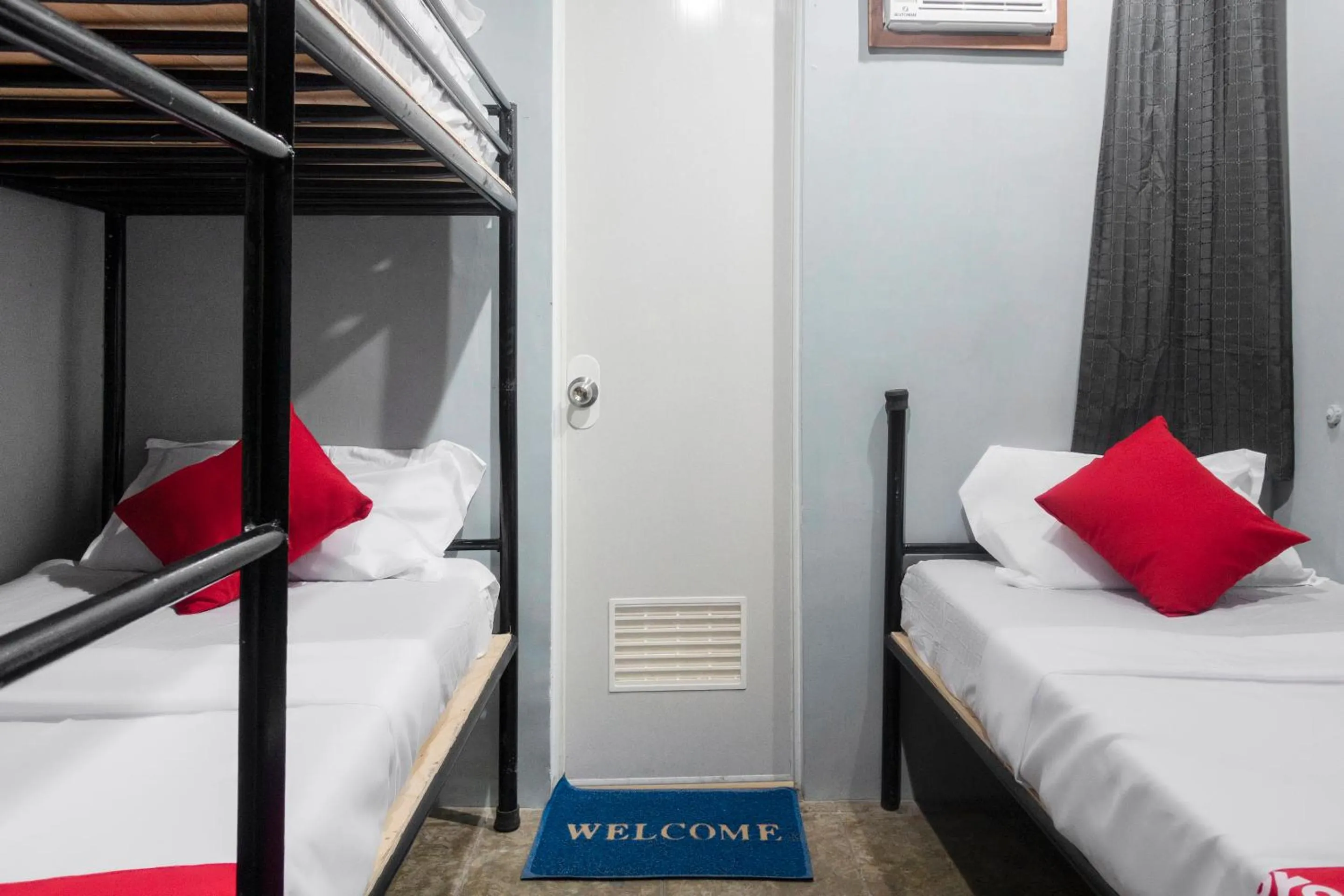 bunk bed, Bed in Abn Hostel