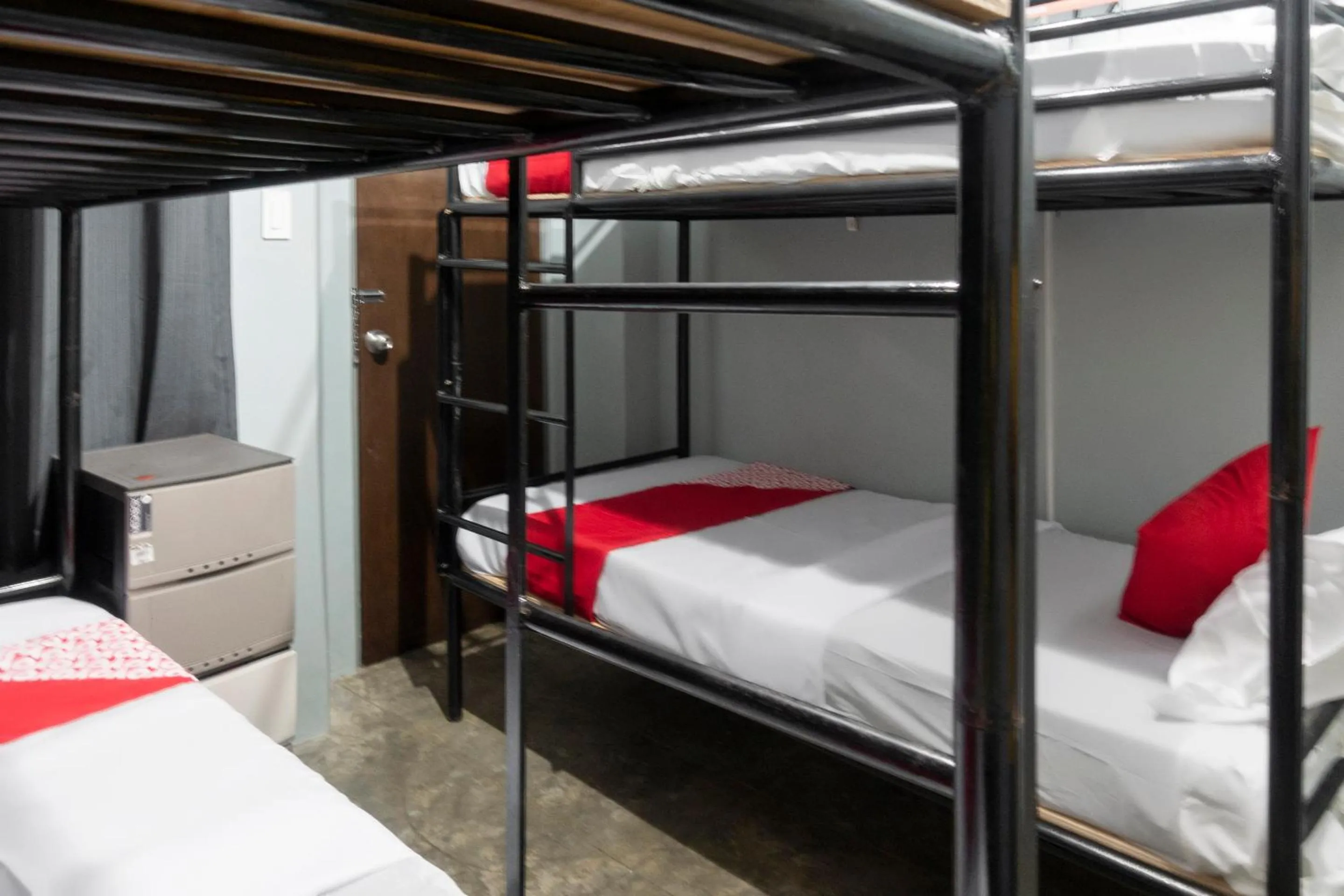 bunk bed, Bed in Abn Hostel