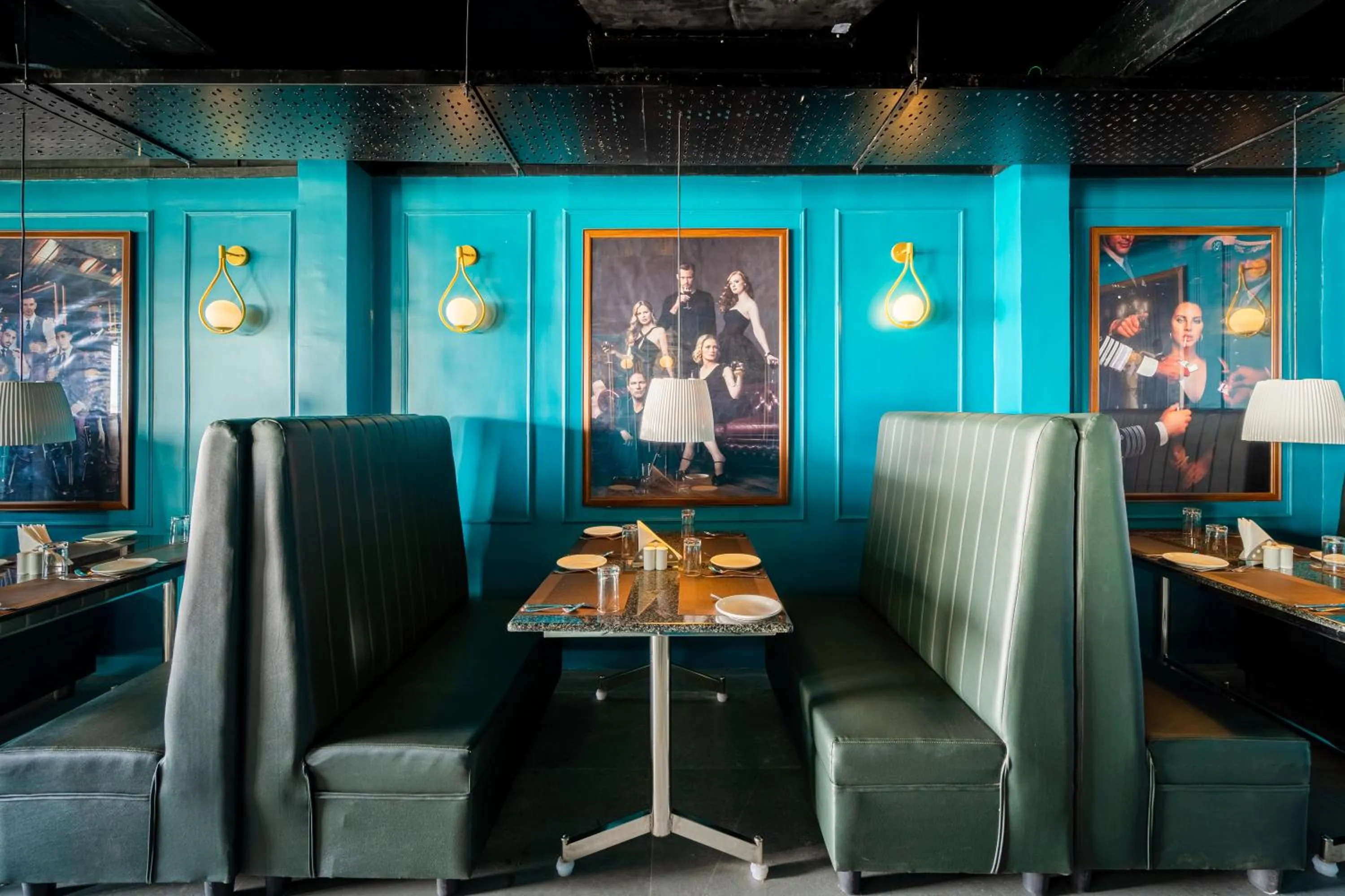 Lounge or bar in Rolling space