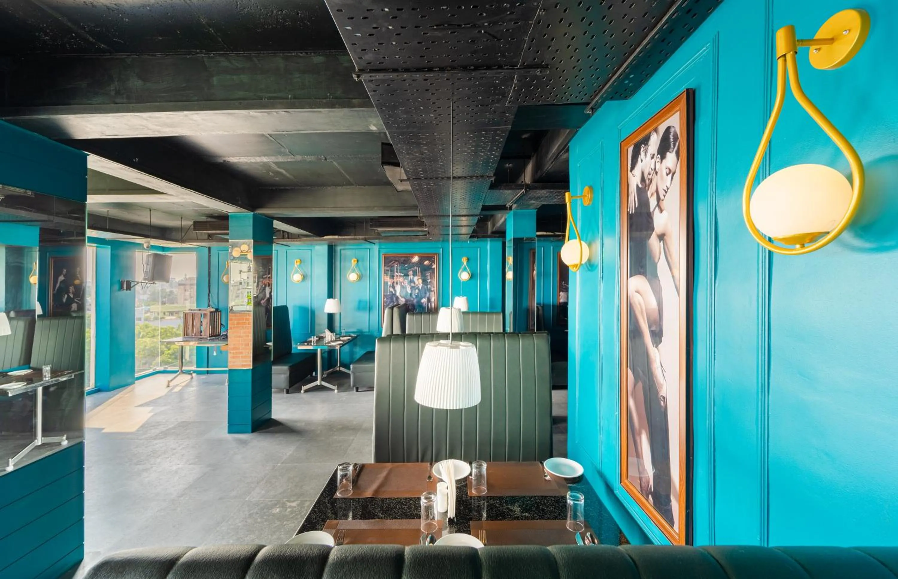 Lounge or bar in Rolling space