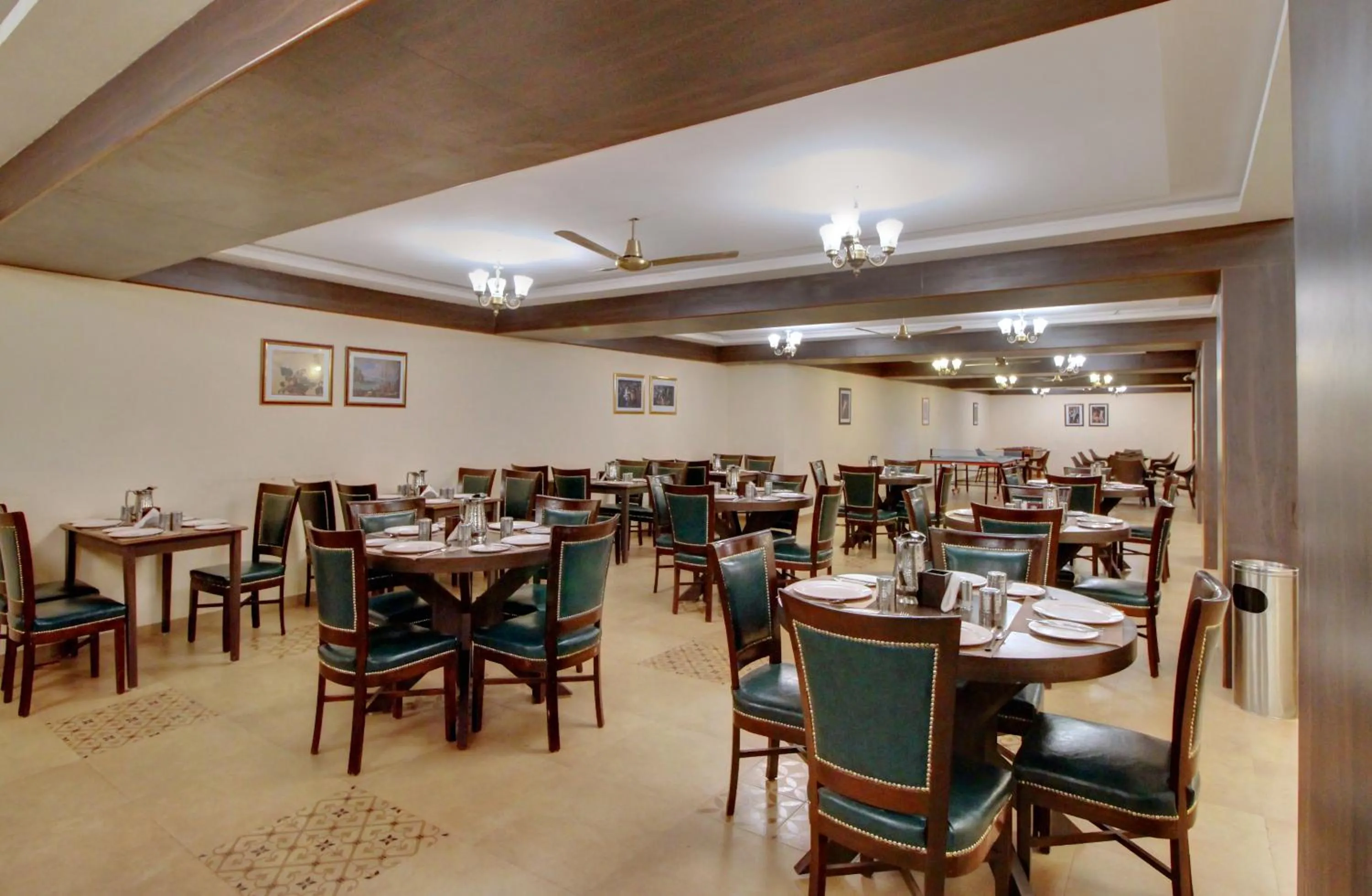 Restaurant/places to eat in Rahi Forest View