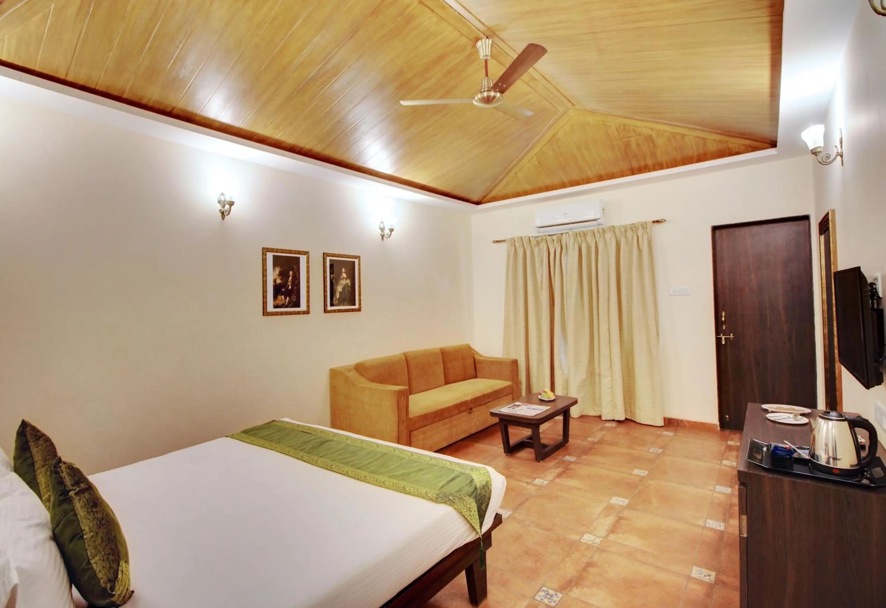 Living room, Bed in Rahi Forest View