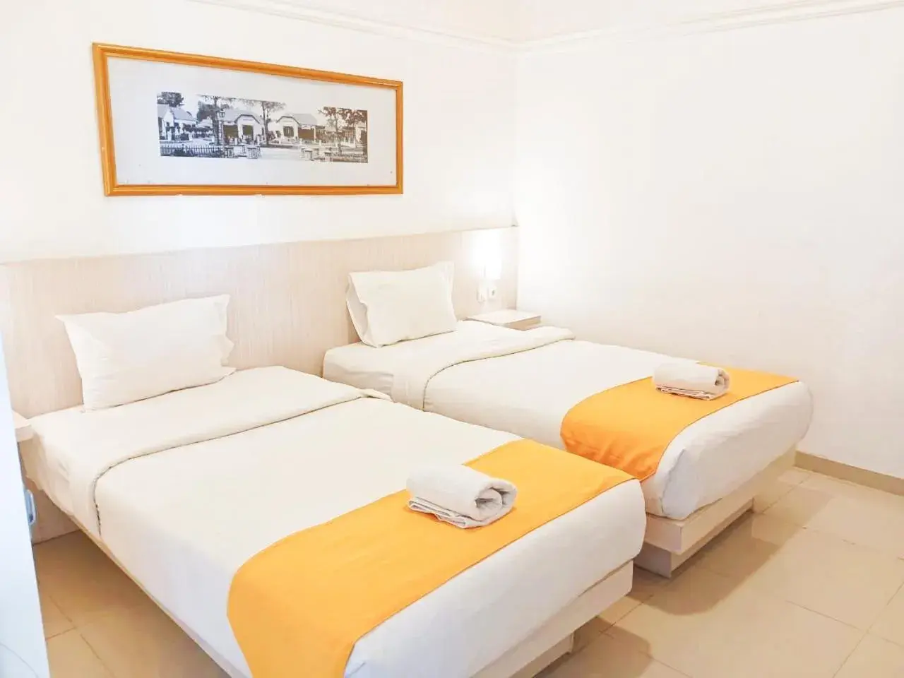 Deluxe Twin Room in Victoria Bed & Breakfast Deluxe Twin Room in Victoria Bed & Breakfast