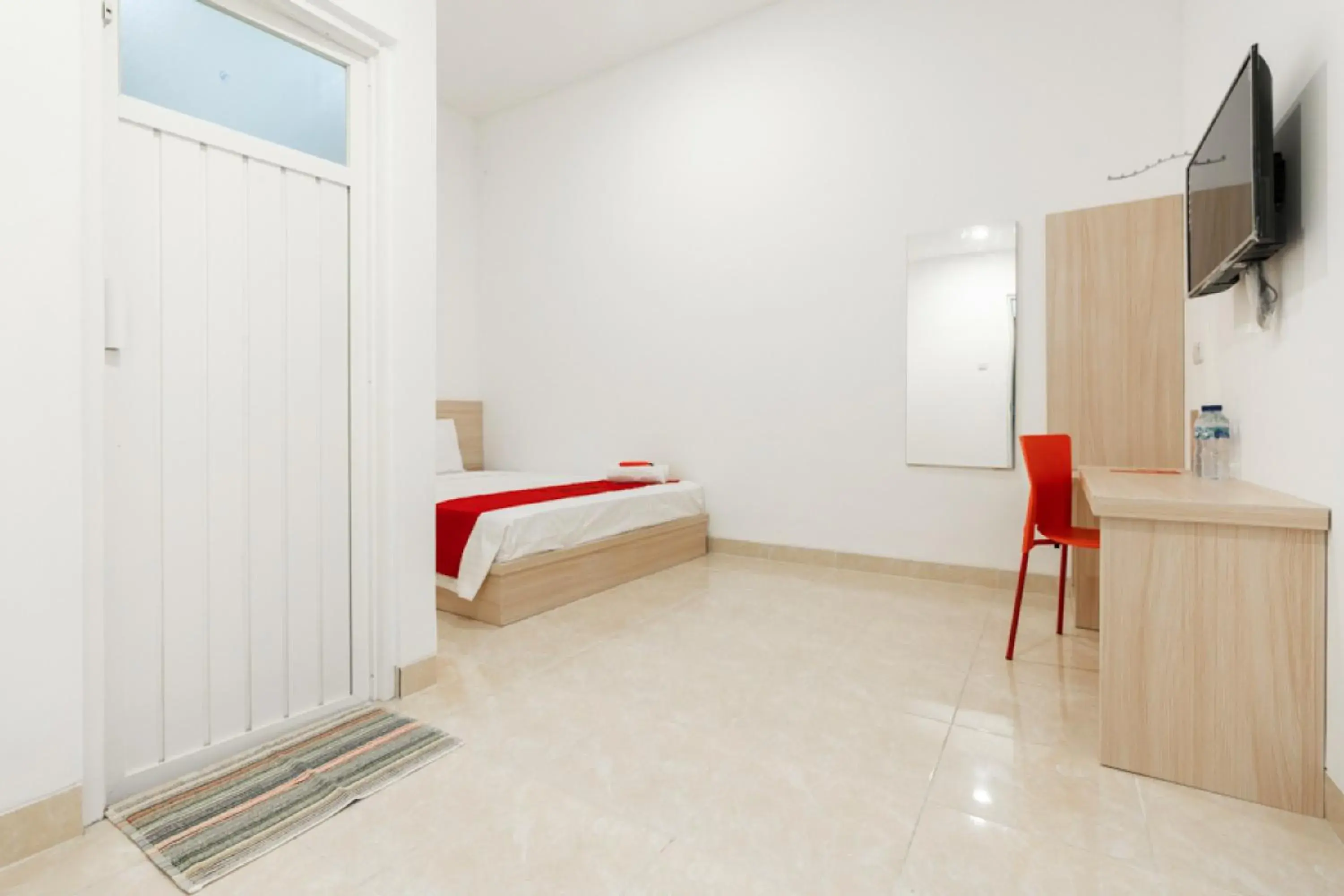 Bedroom, Bed in RedDoorz @ Graha Cemerlang Maros Bedroom, Bed in RedDoorz @ Graha Cemerlang Maros