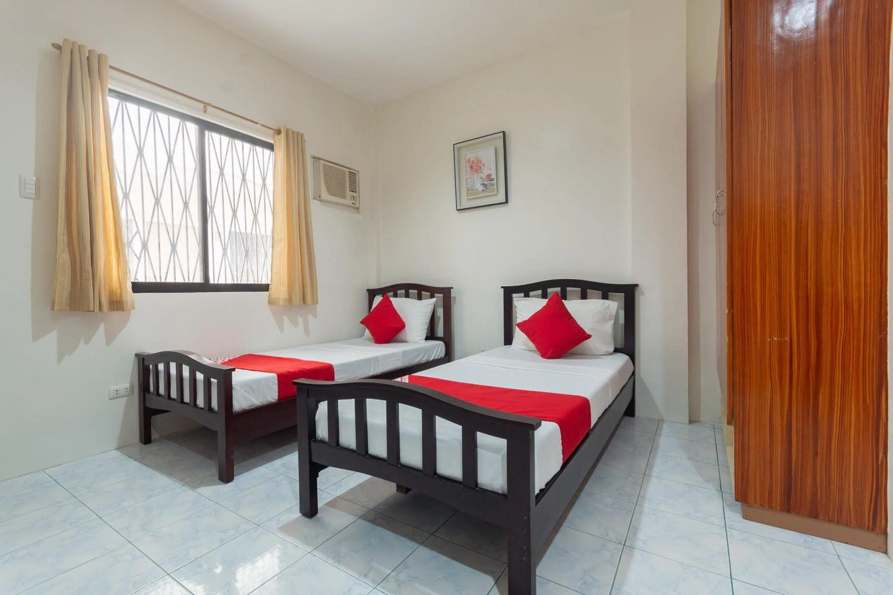 Bedroom, Bed in 3j's And K Apartment