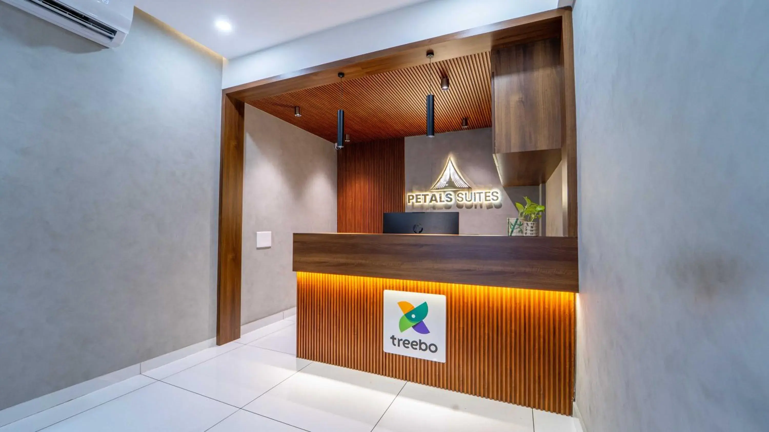 Lobby or reception in Treebo Petals Suites Lobby or reception in Treebo Petals Suites