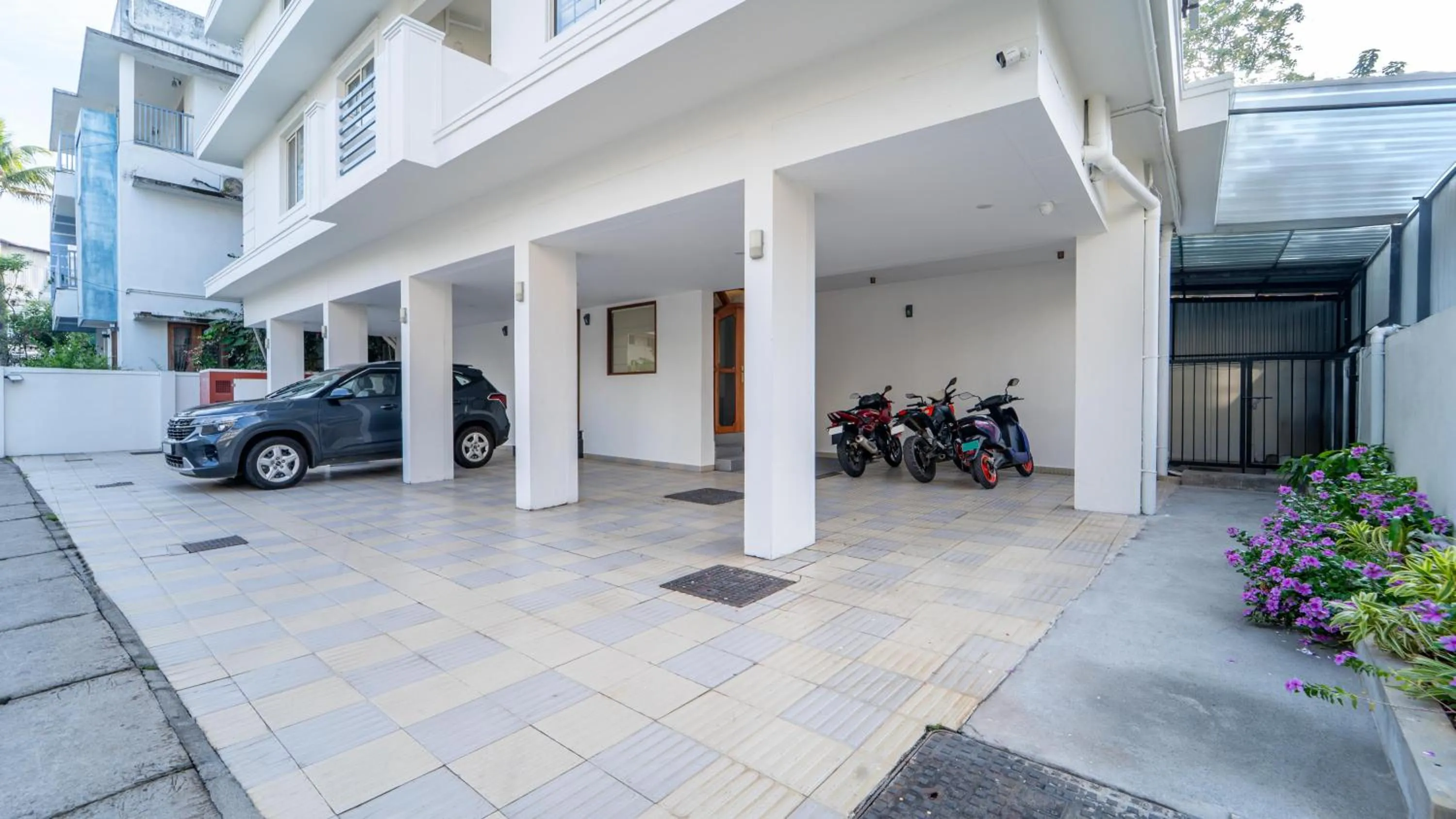 Parking in Treebo Petals Suites