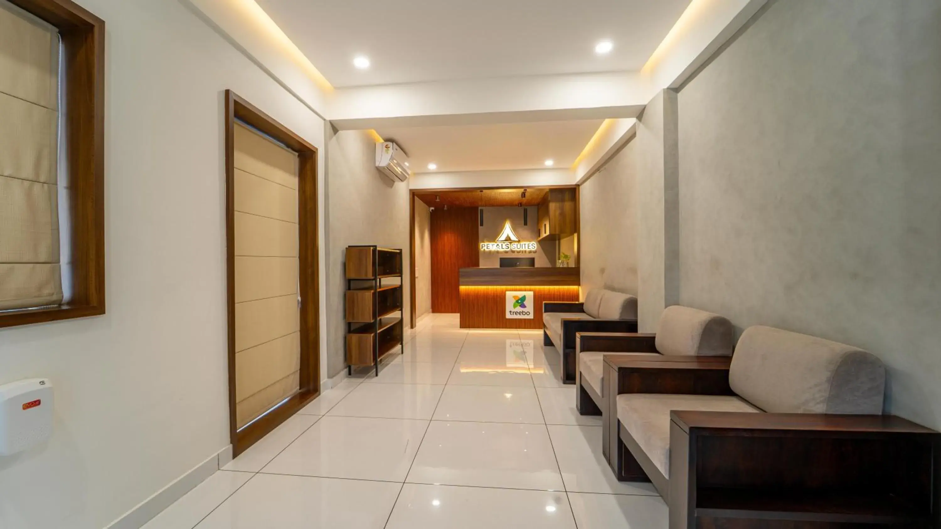 Lobby or reception in Treebo Petals Suites Lobby or reception in Treebo Petals Suites