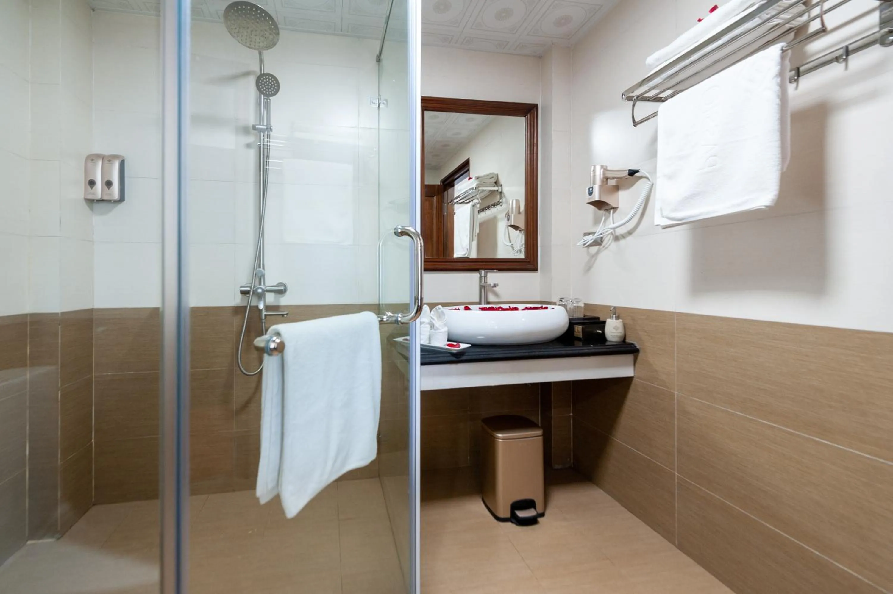 Shower in Sapa Passion Hotel & Spa