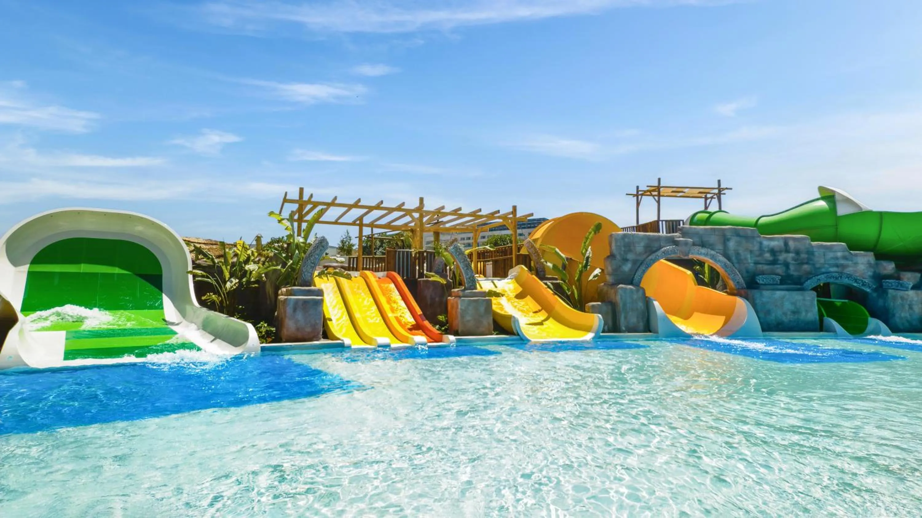 Swimming pool in Regnum Carya