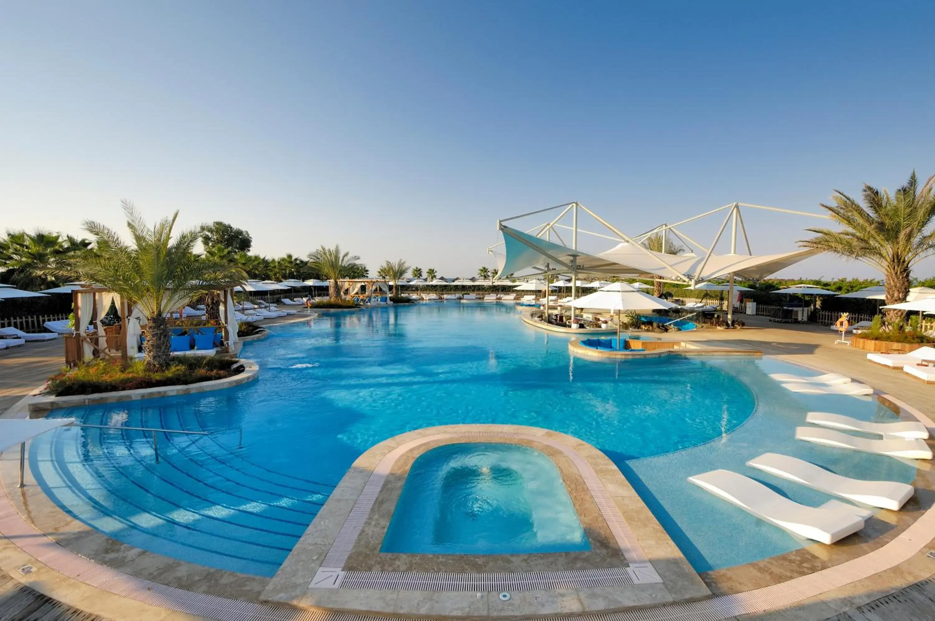 Swimming pool in Regnum Carya Swimming pool in Regnum Carya