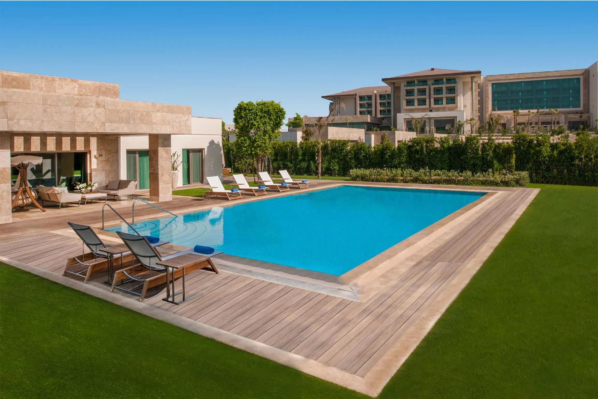 Photo of the whole room in Regnum Carya